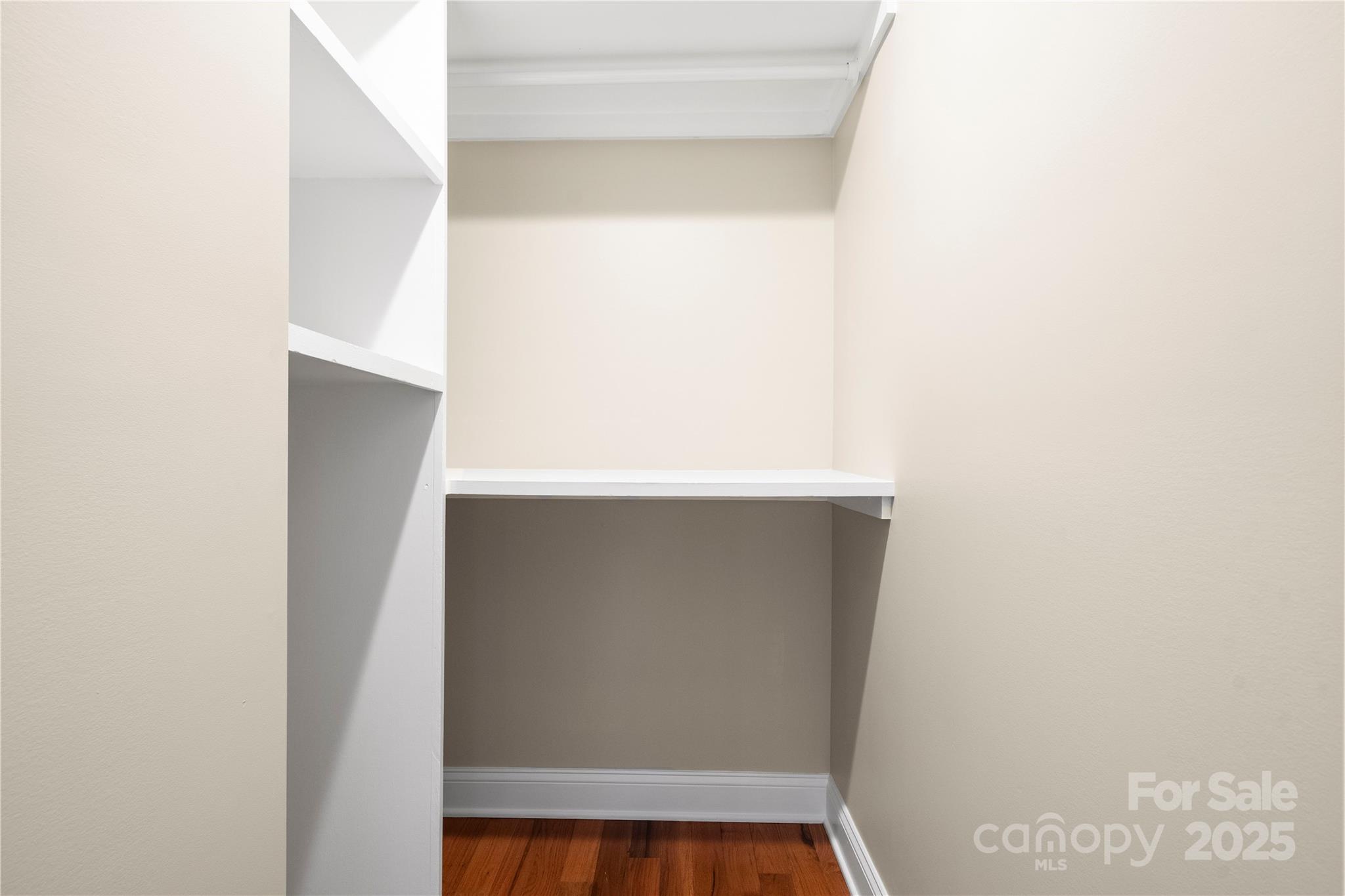 1515 Berkley Street SW — Lenoir