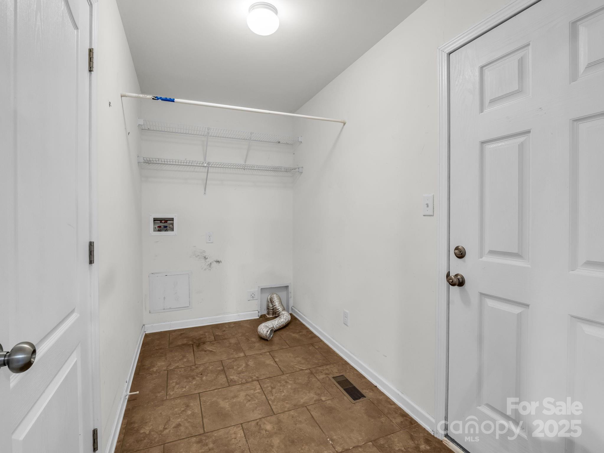 663 Landrum Road — Columbus