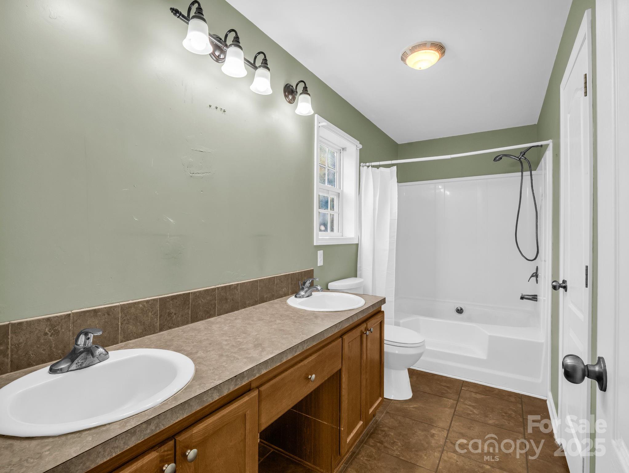 663 Landrum Road — Columbus