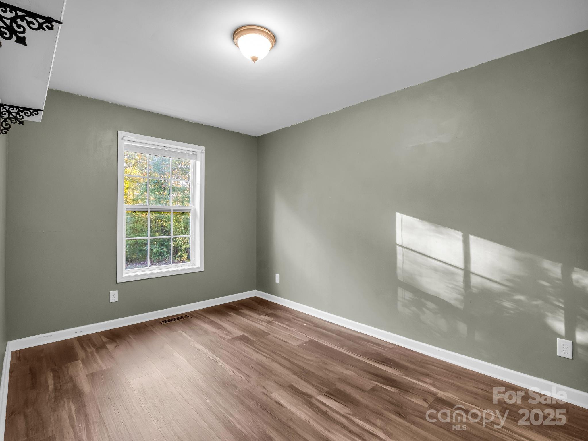 663 Landrum Road — Columbus