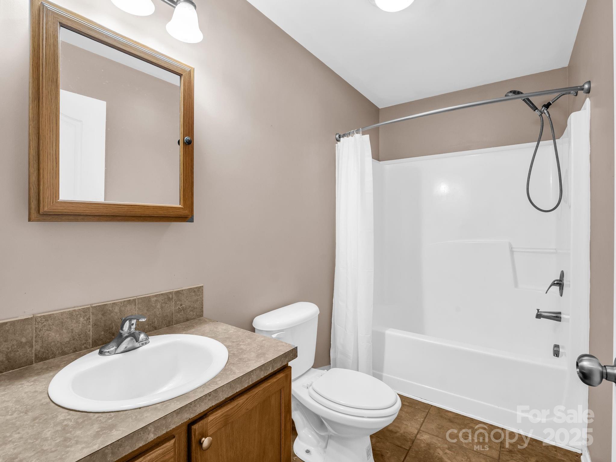 663 Landrum Road — Columbus