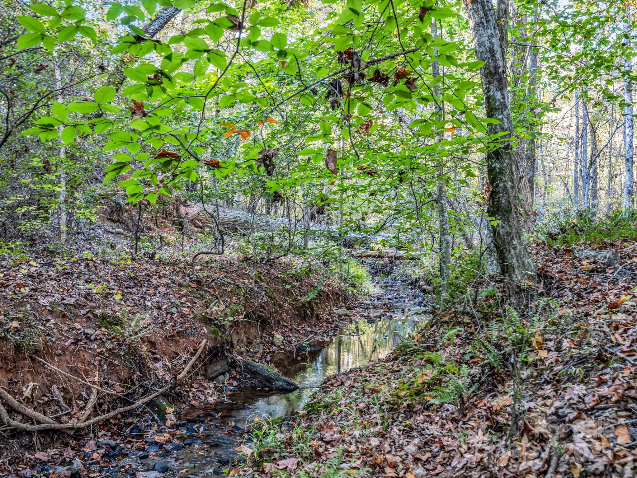 663 Landrum Road — Columbus