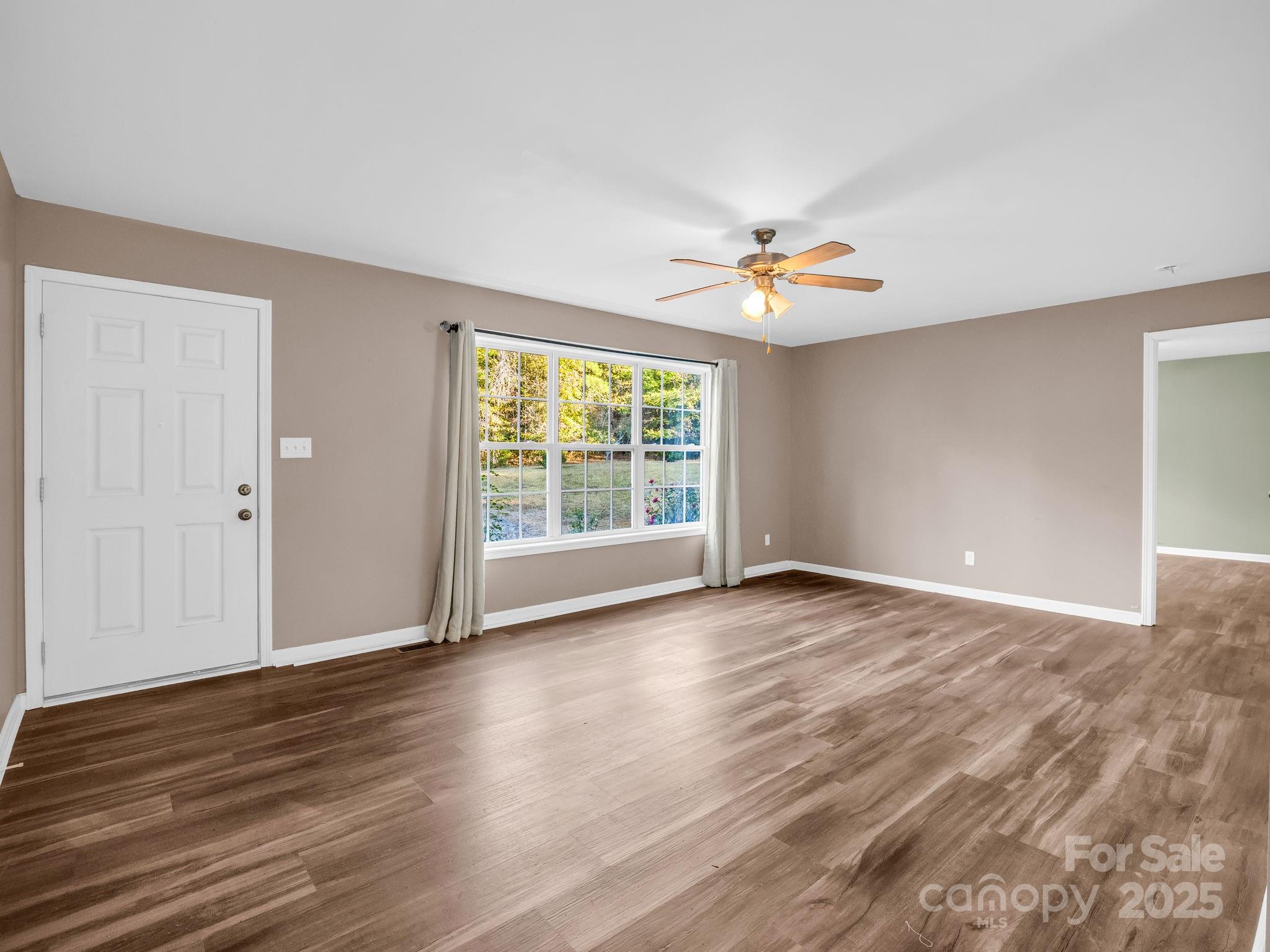 663 Landrum Road — Columbus