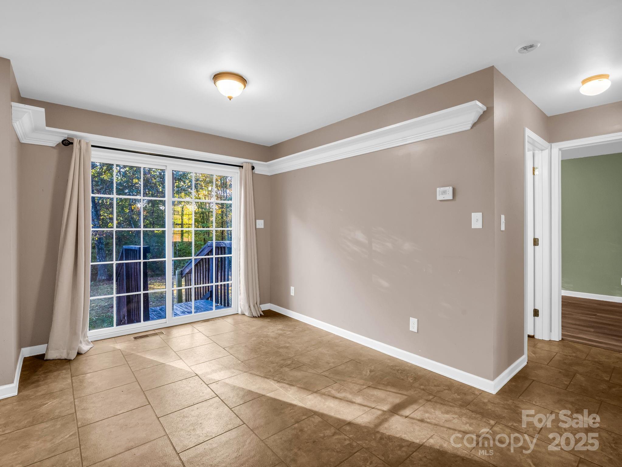 663 Landrum Road — Columbus
