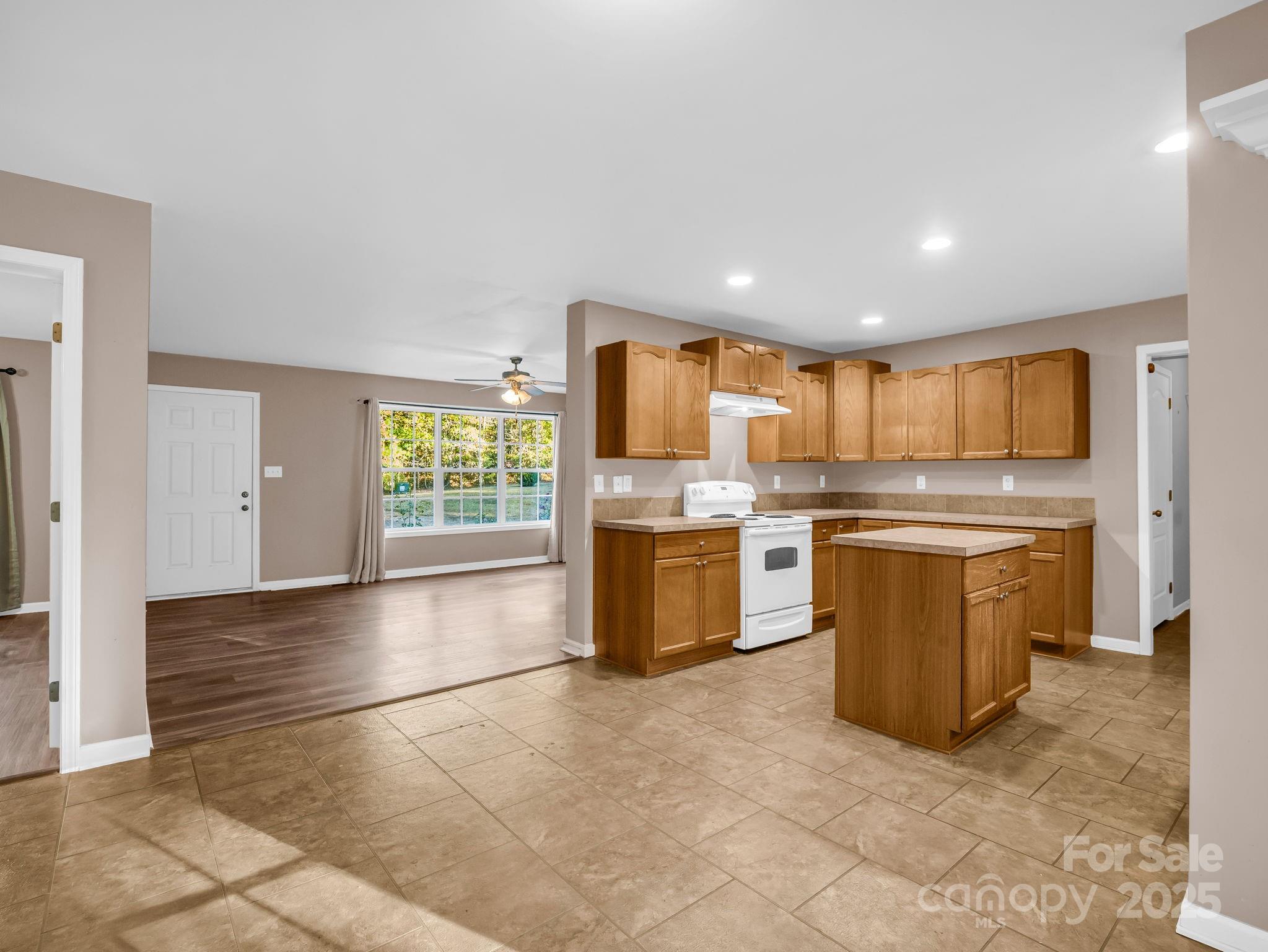 663 Landrum Road — Columbus