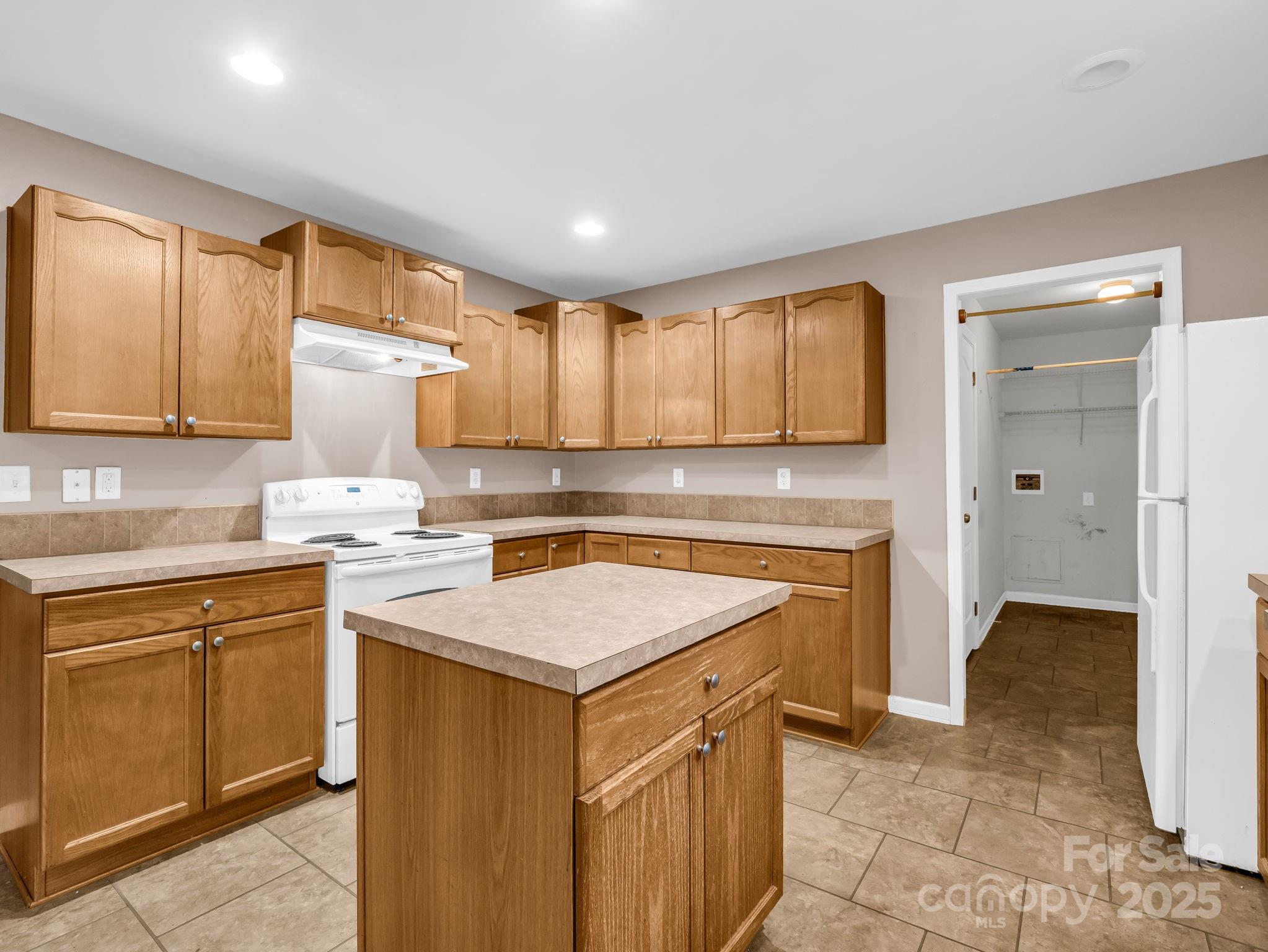 663 Landrum Road — Columbus