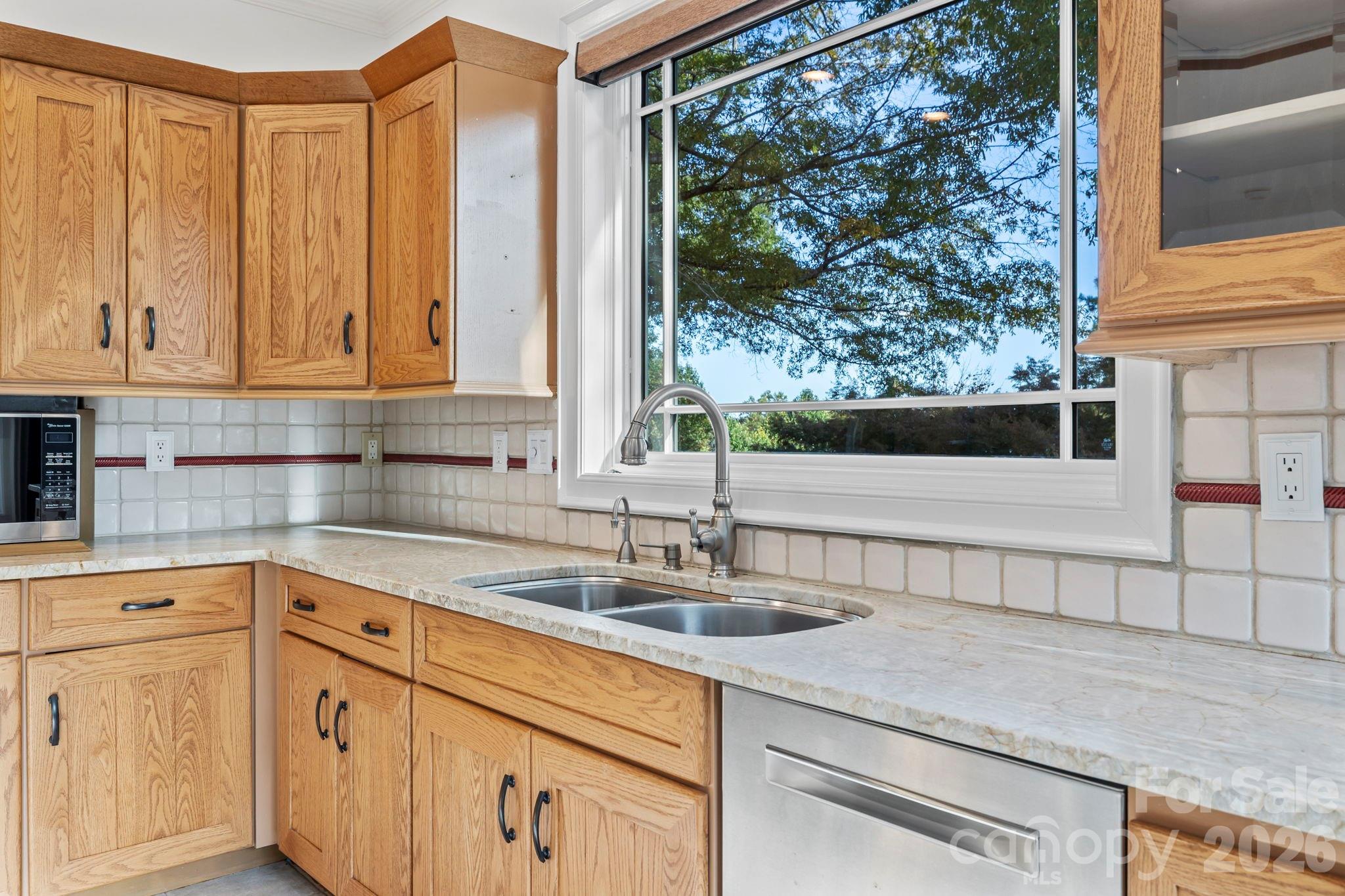 31 Ridge Drive S — Hendersonville
