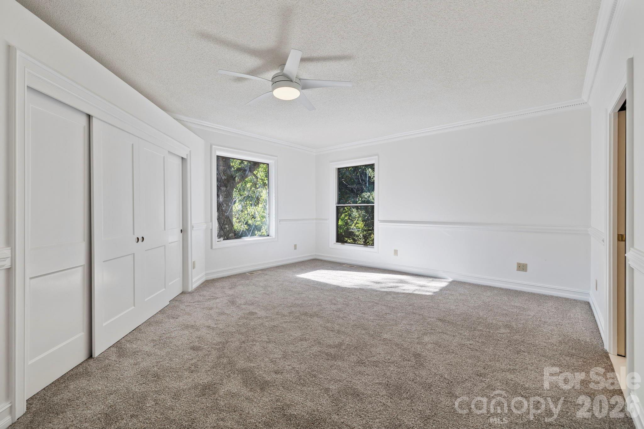 31 Ridge Drive S — Hendersonville