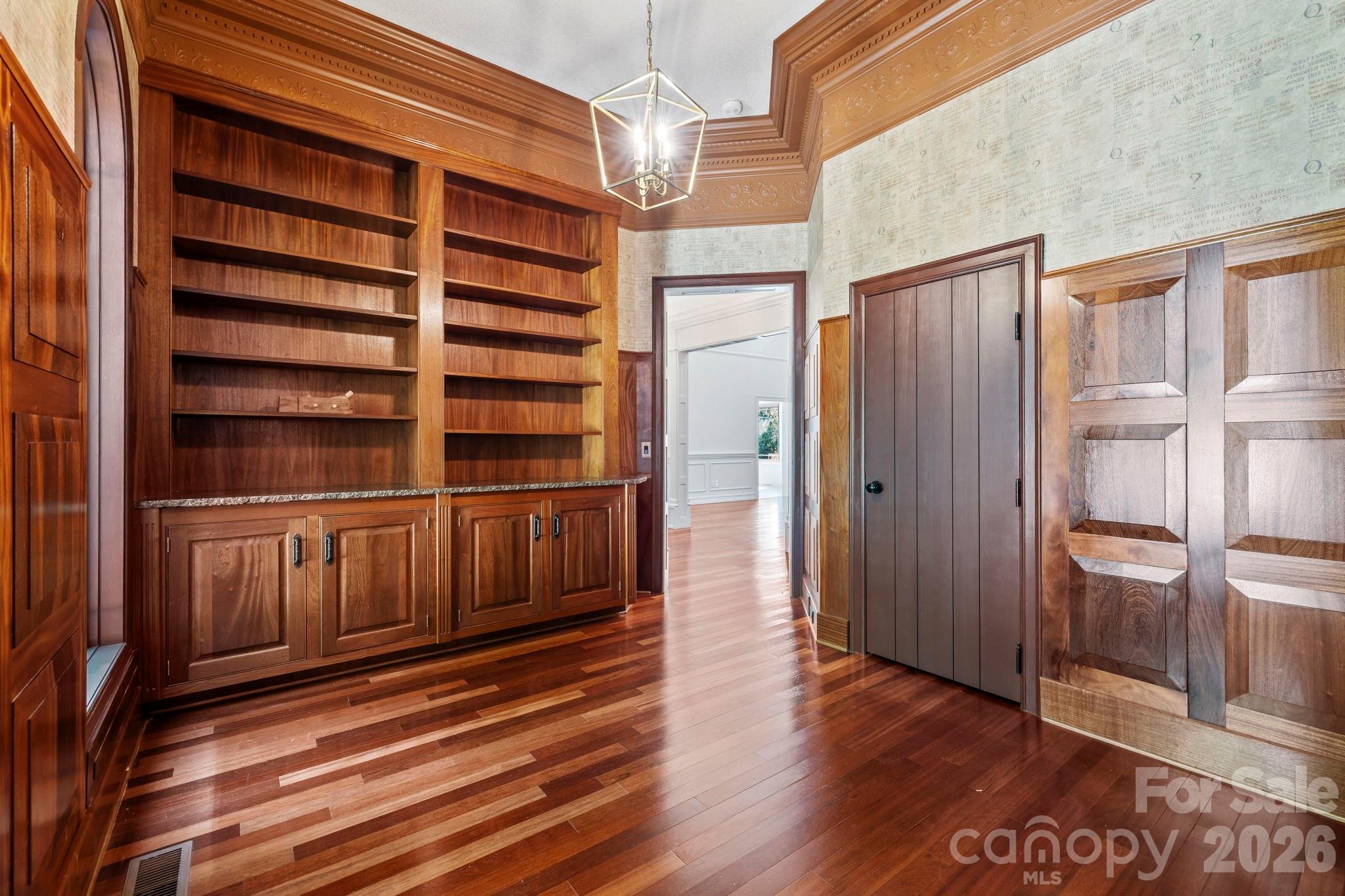 31 Ridge Drive S — Hendersonville