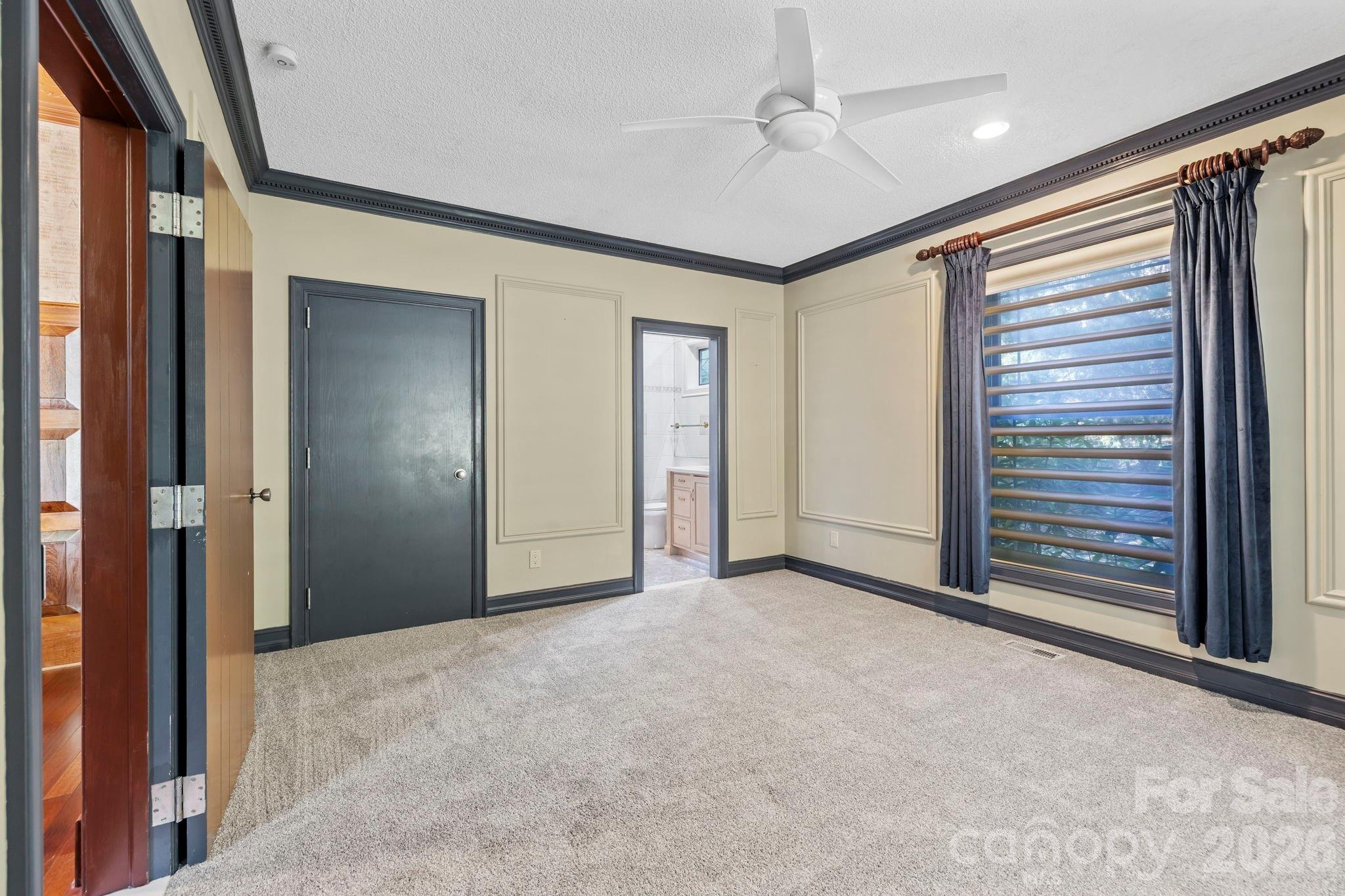 31 Ridge Drive S — Hendersonville