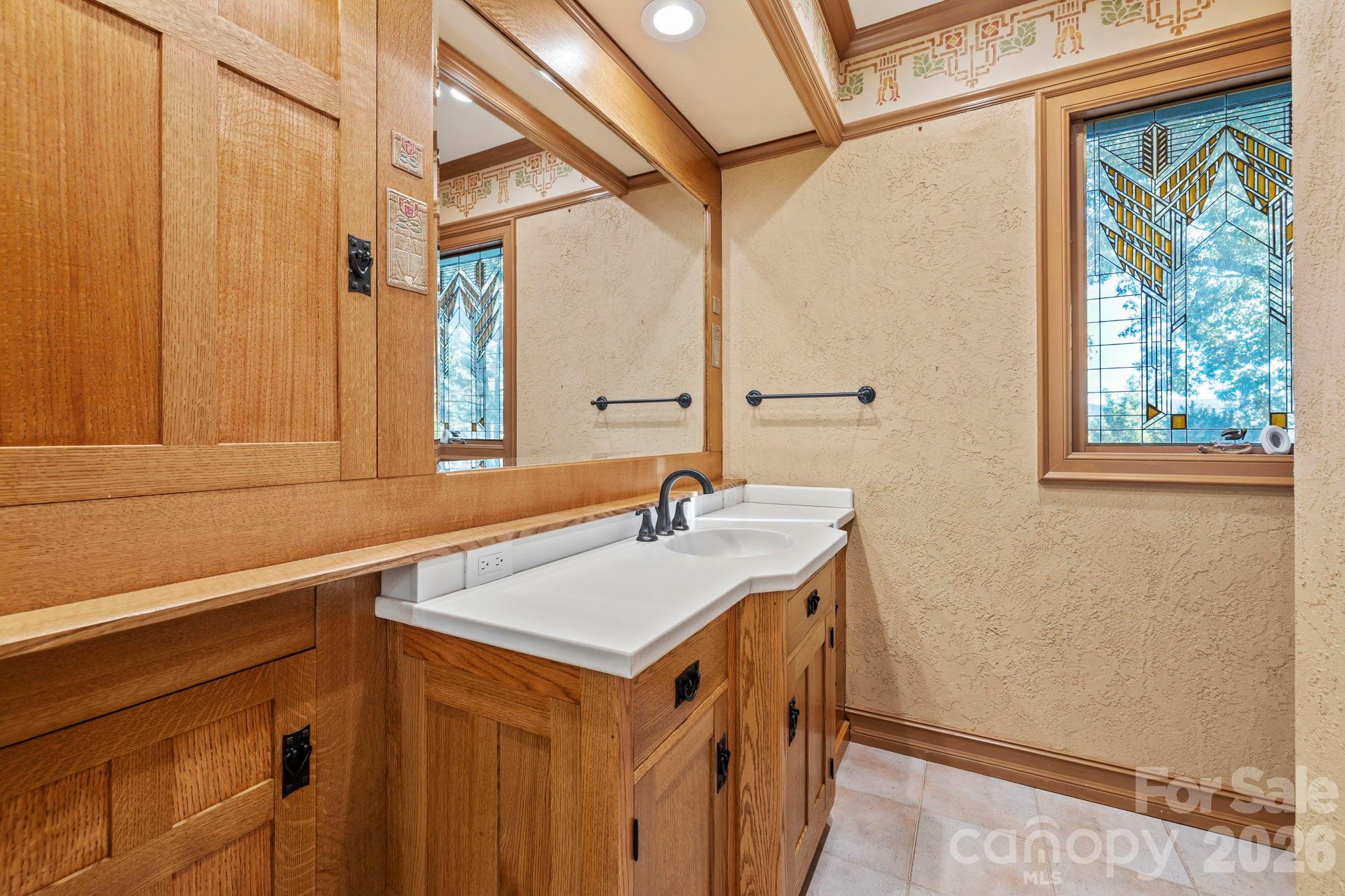 31 Ridge Drive S — Hendersonville