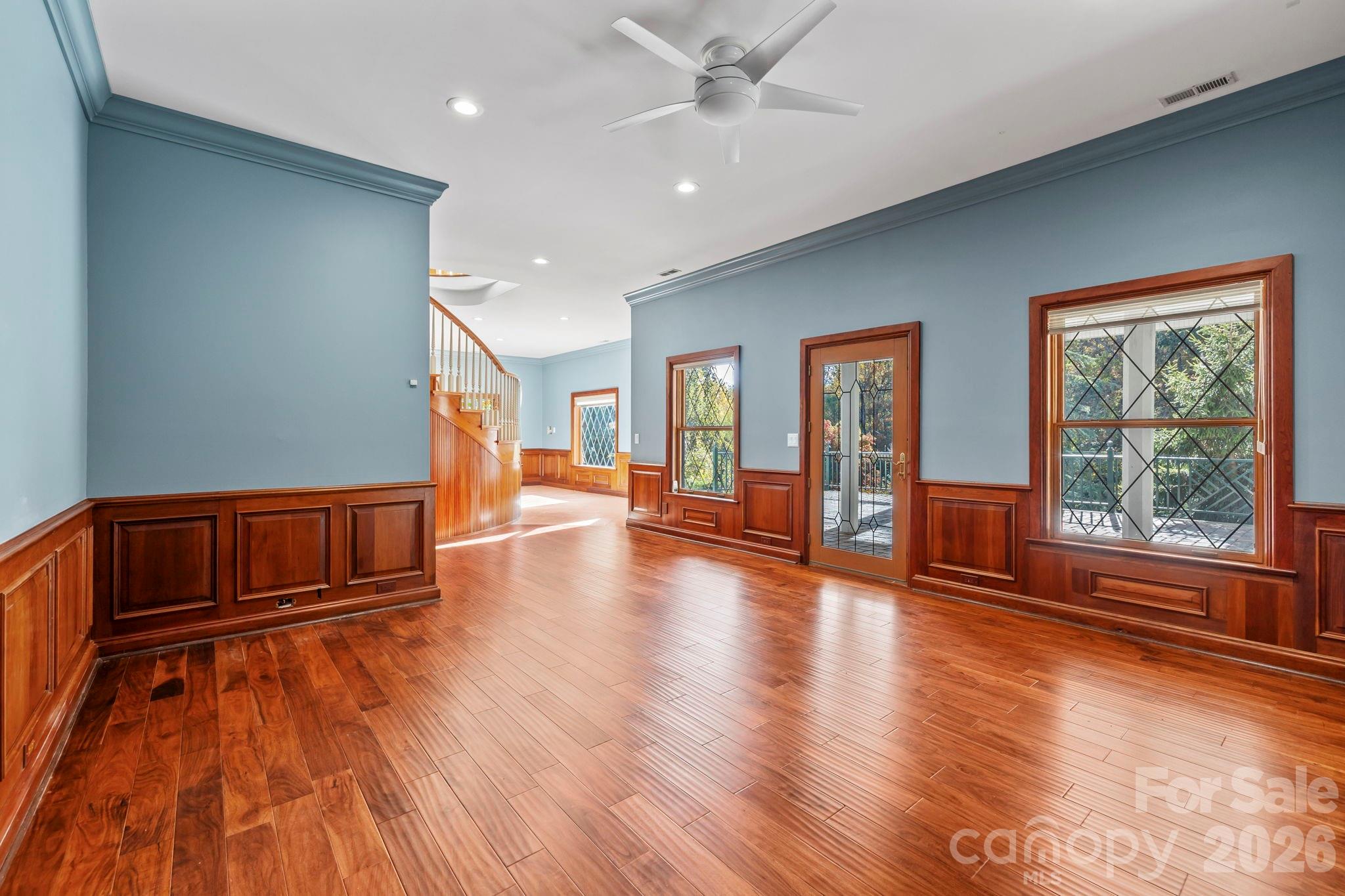 31 Ridge Drive S — Hendersonville