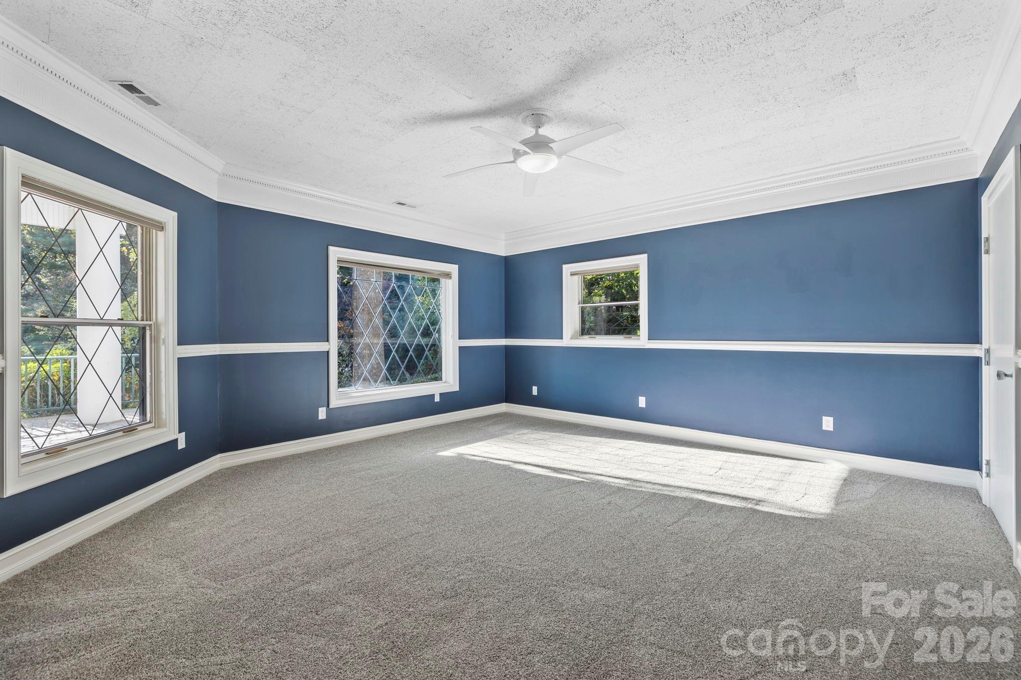 31 Ridge Drive S — Hendersonville