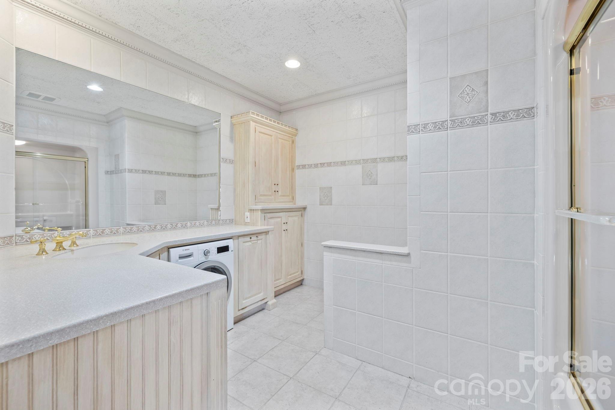 31 Ridge Drive S — Hendersonville