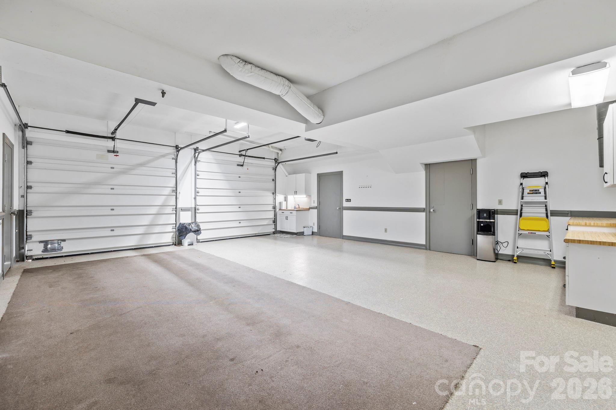 31 Ridge Drive S — Hendersonville