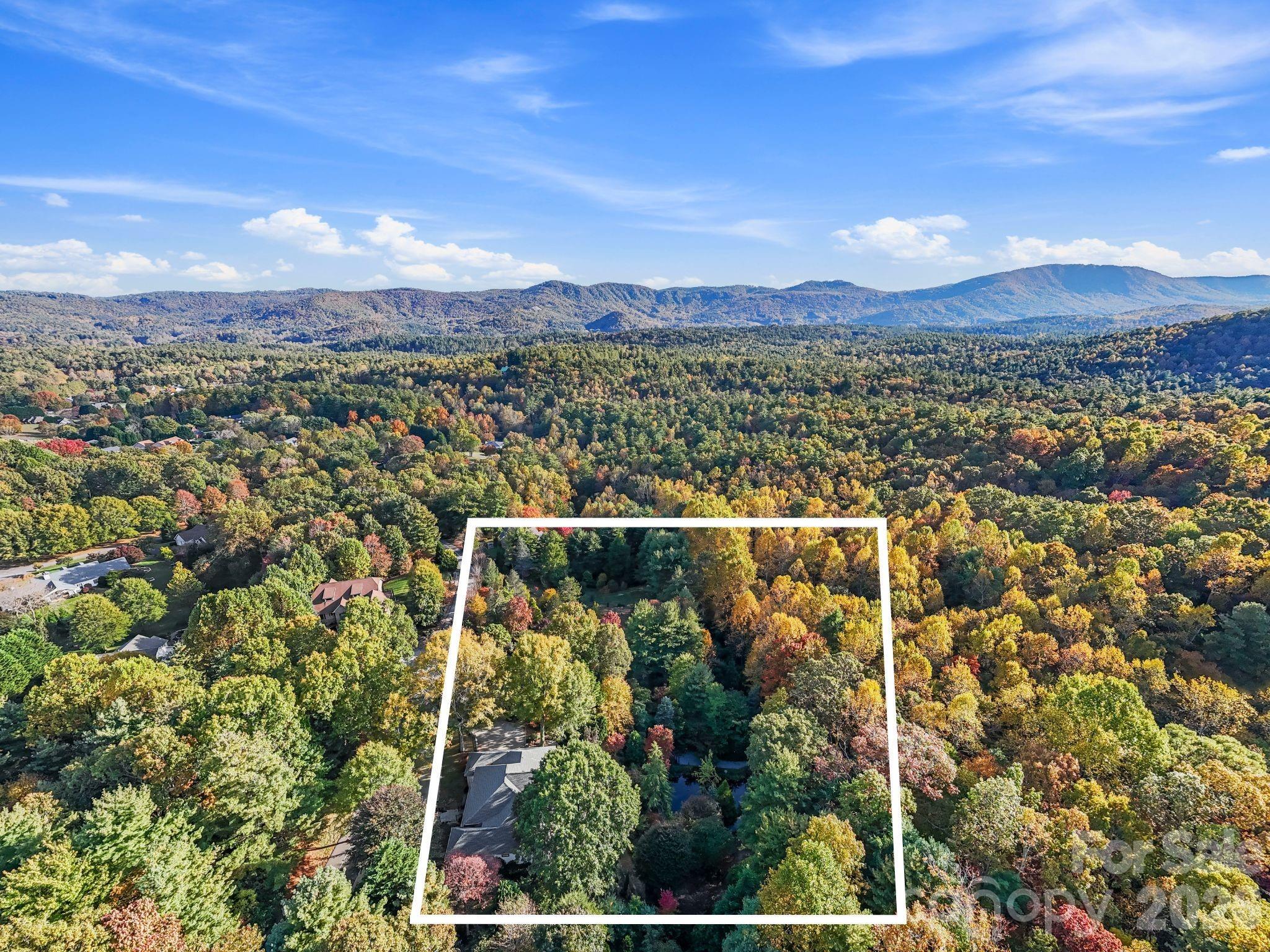 31 Ridge Drive S — Hendersonville