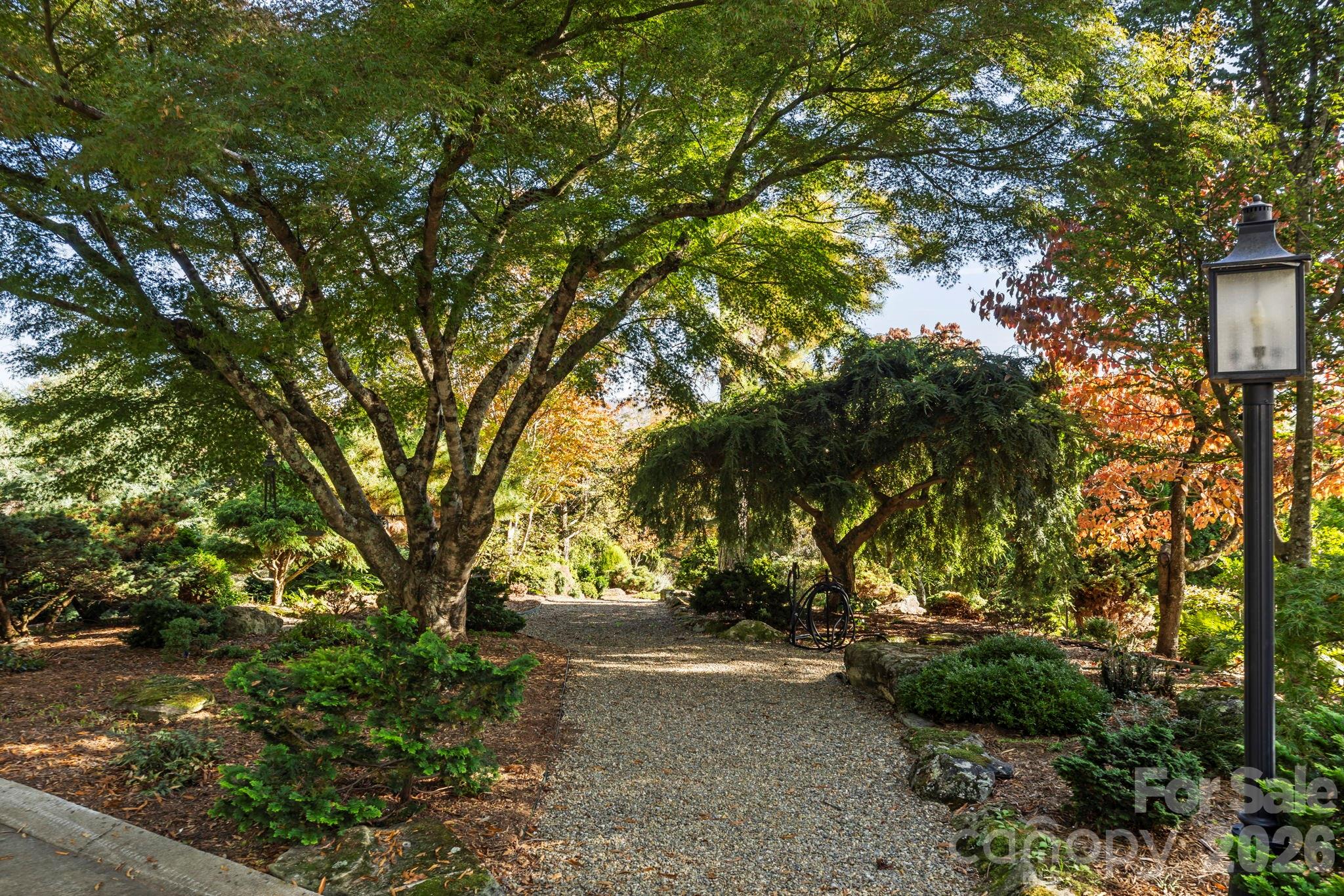 31 Ridge Drive S — Hendersonville