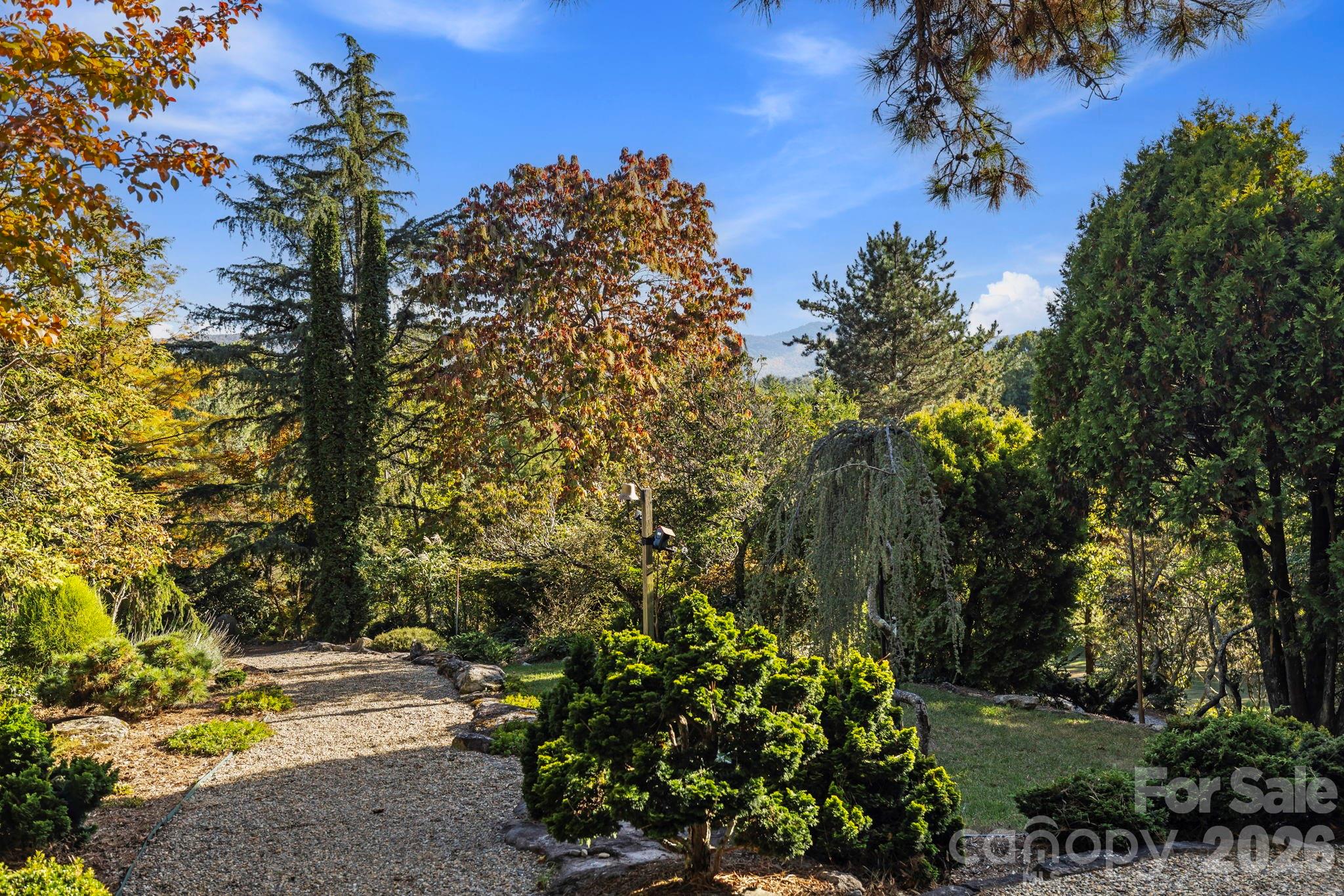31 Ridge Drive S — Hendersonville