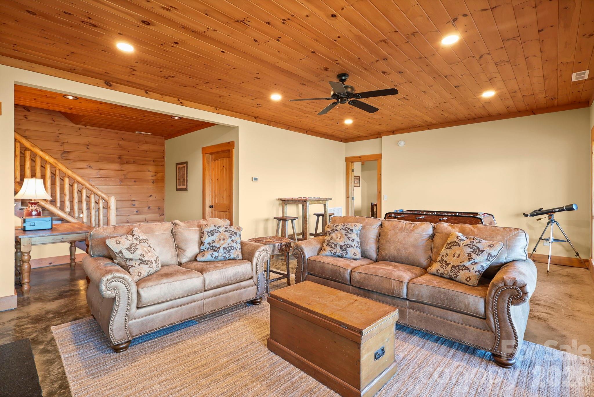 584 Grey Fox Ridge — Banner Elk