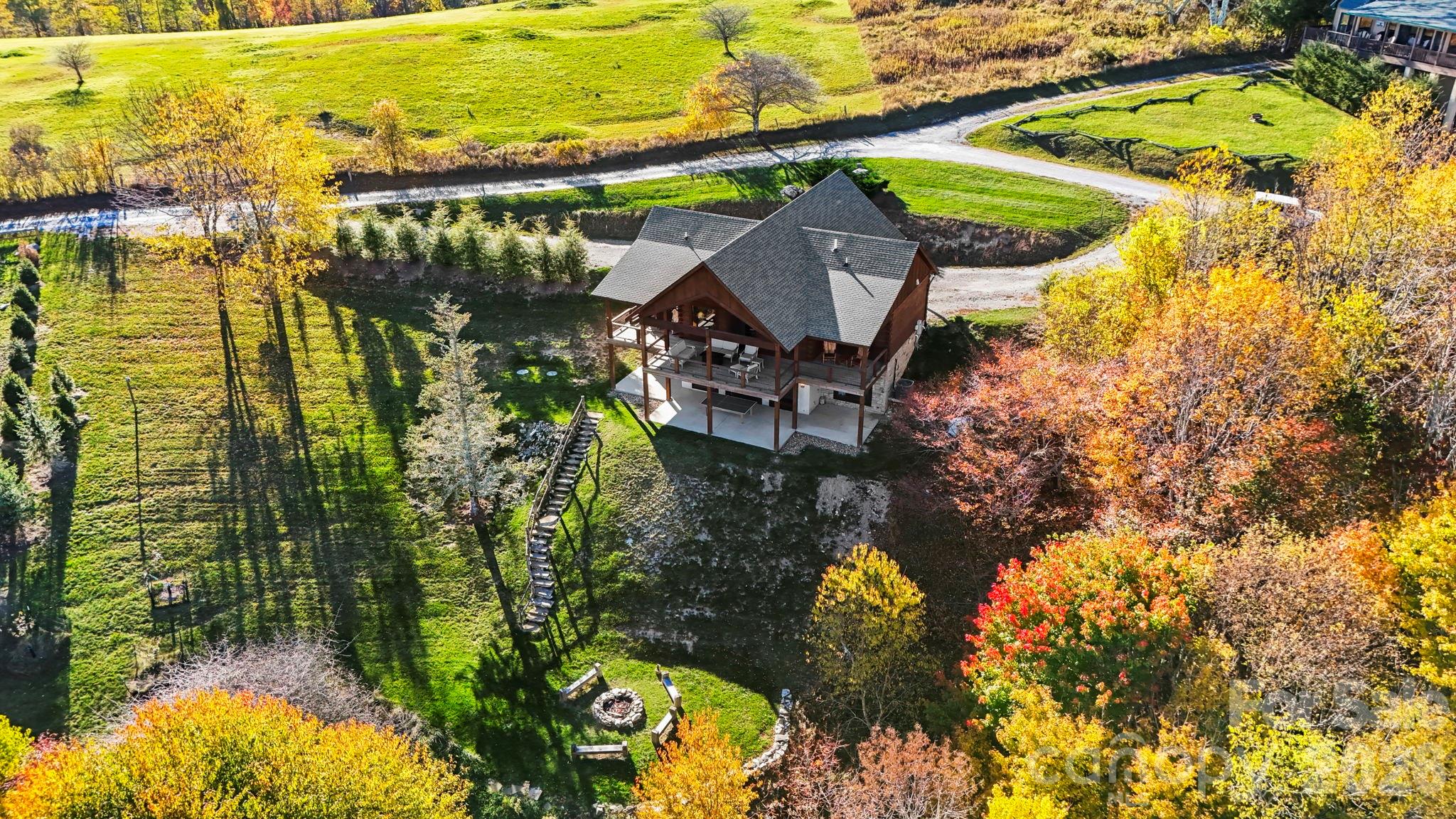 584 Grey Fox Ridge — Banner Elk