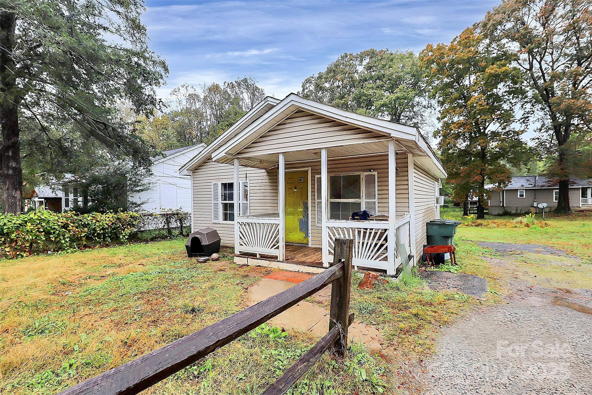 1104 W Davidson Avenue — Gastonia