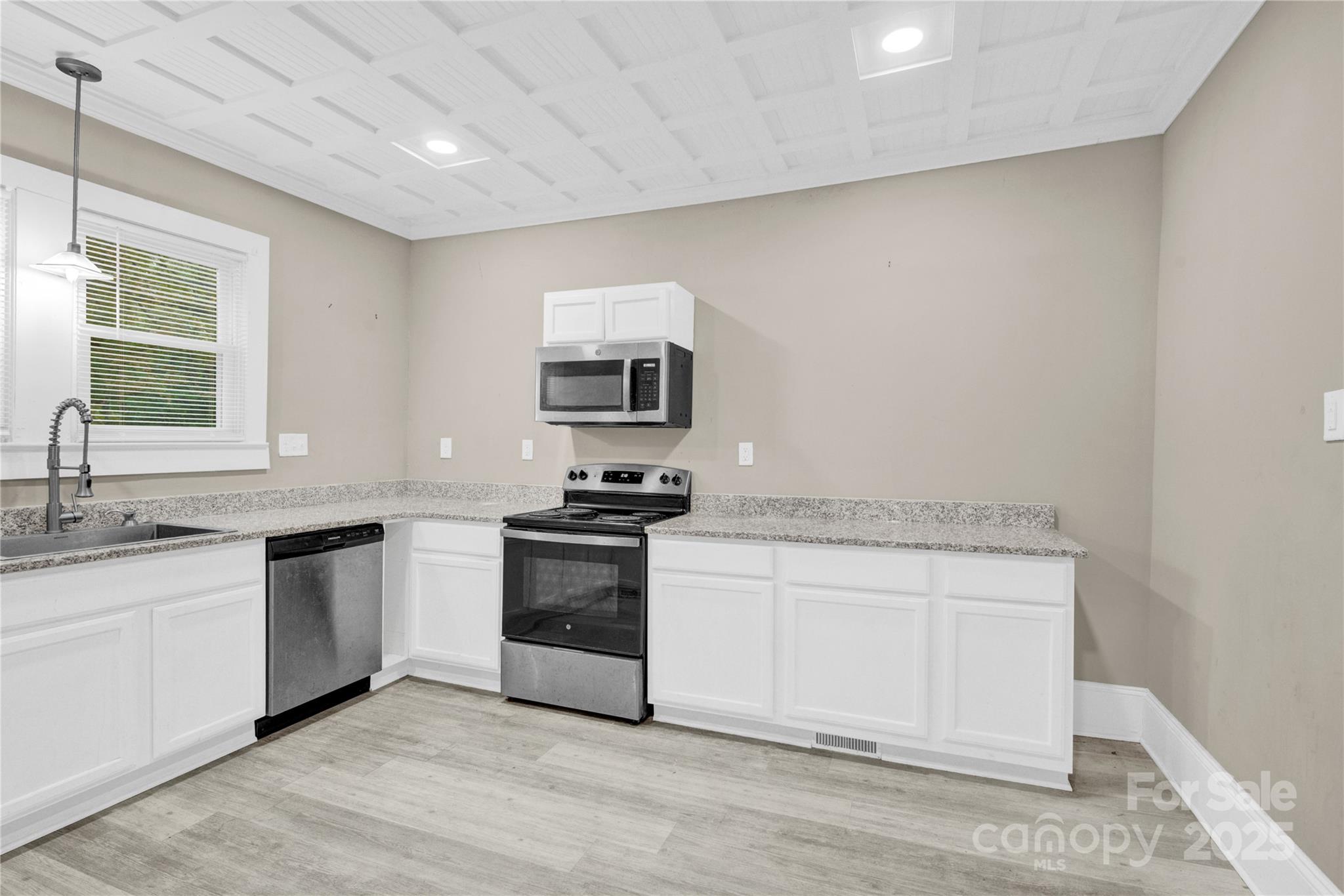 1241 S Lafayette Street — Shelby