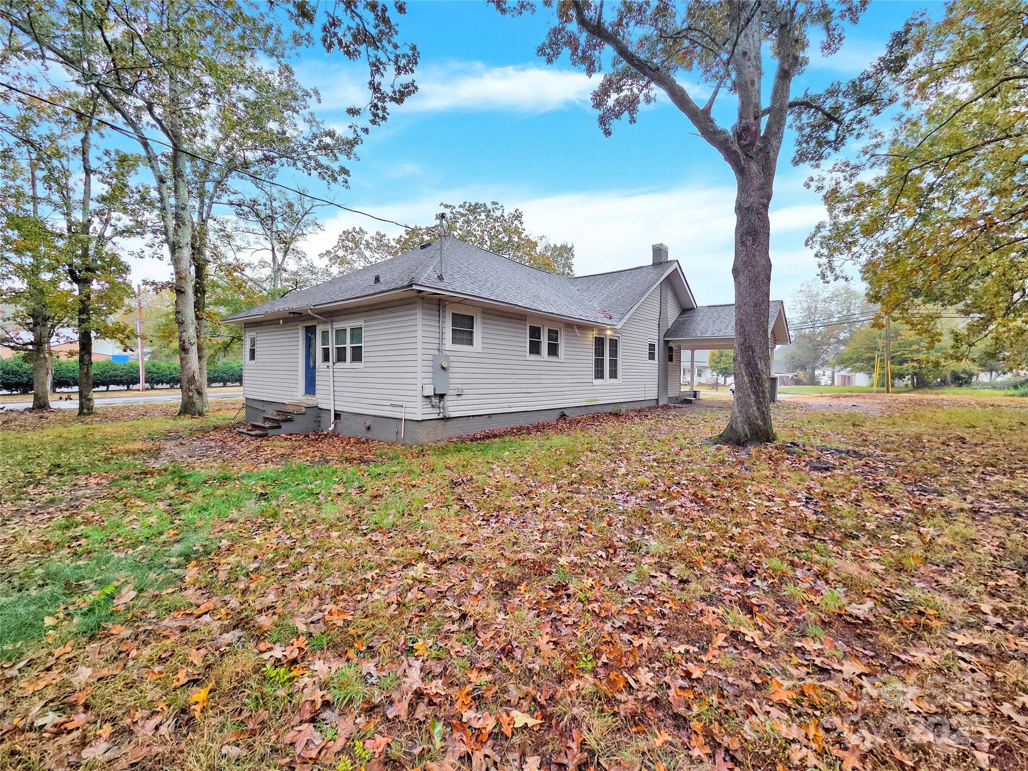 1241 S Lafayette Street — Shelby