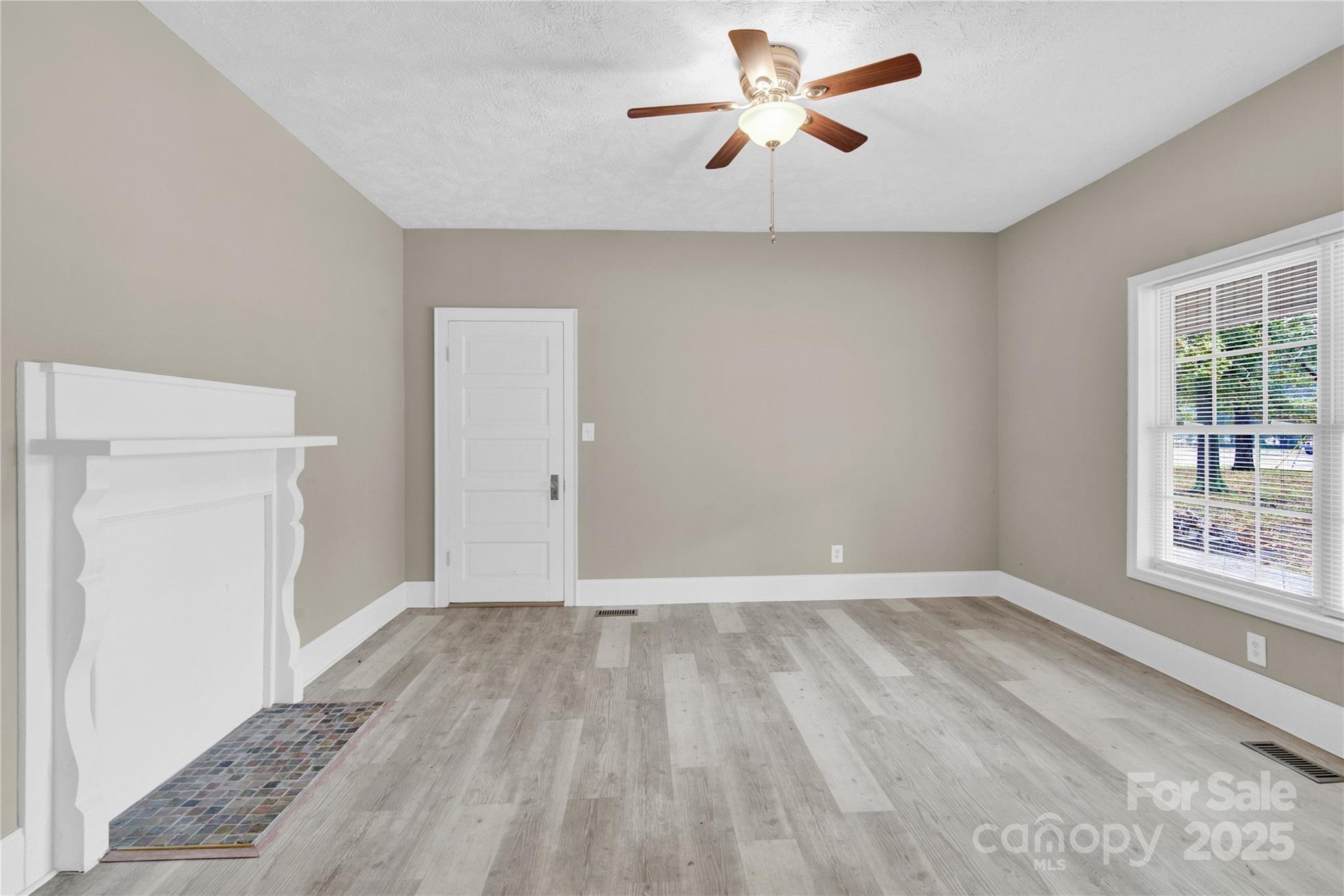 1241 S Lafayette Street — Shelby