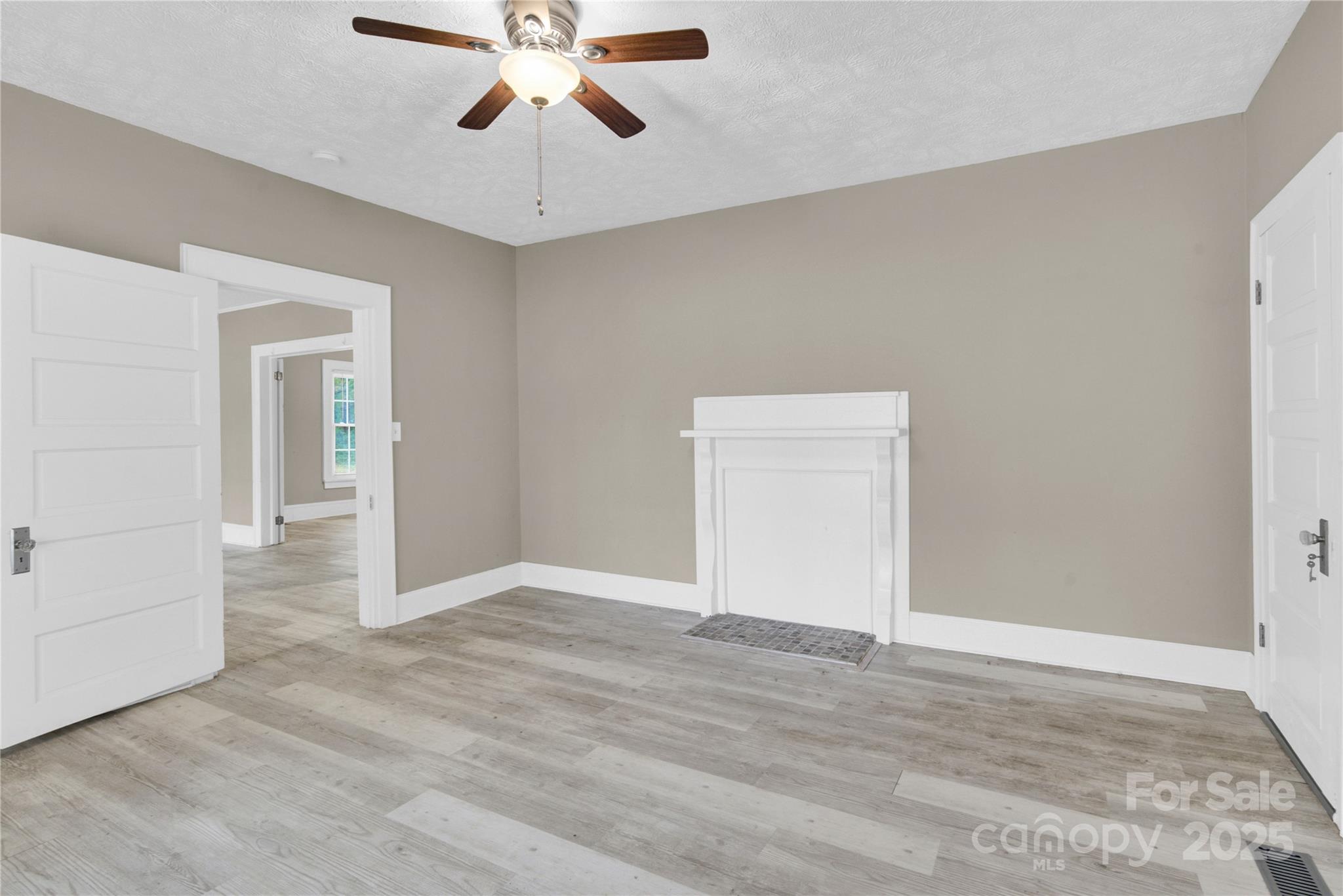 1241 S Lafayette Street — Shelby
