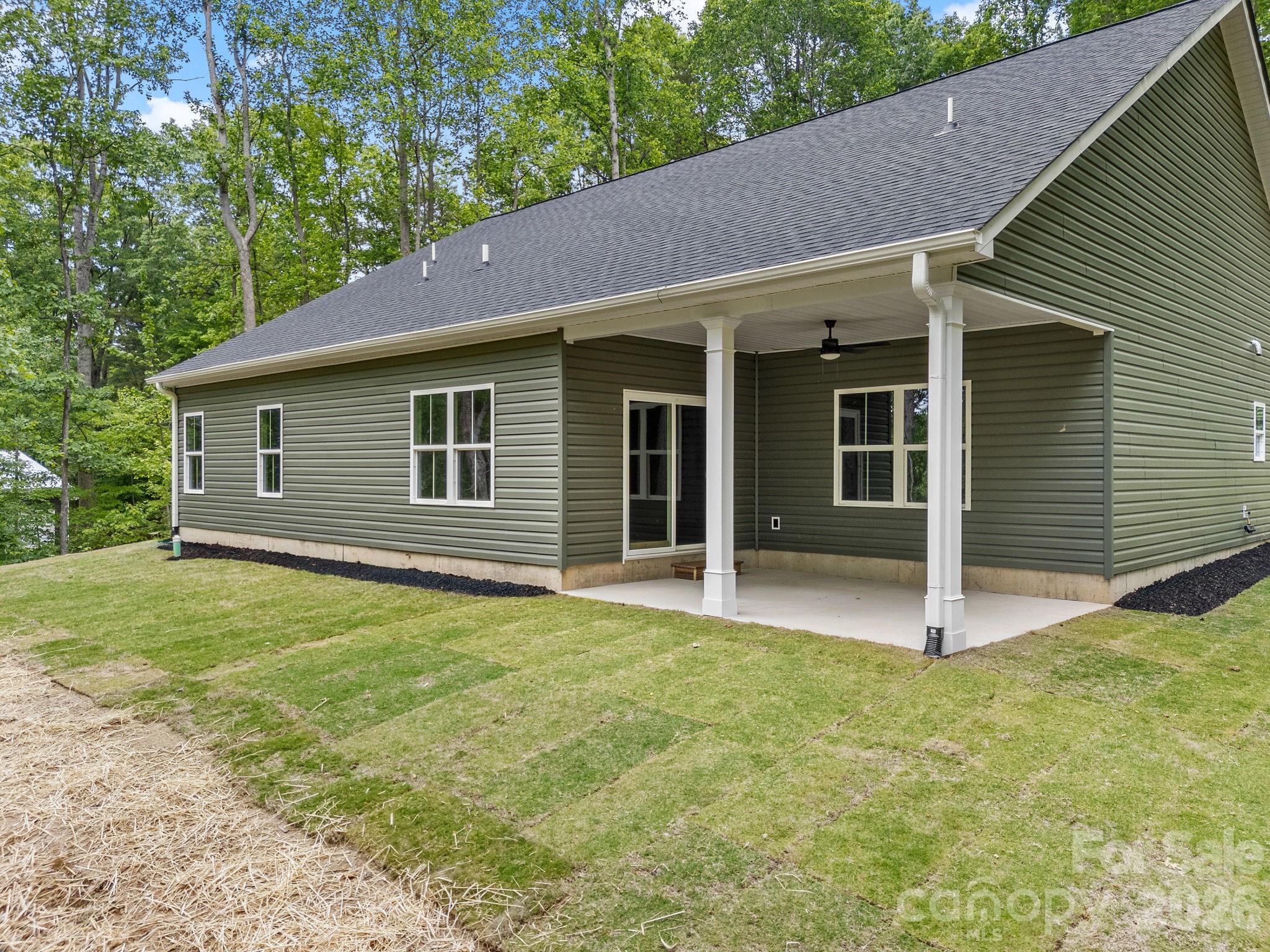 16 Forest Drive — Travelers Rest