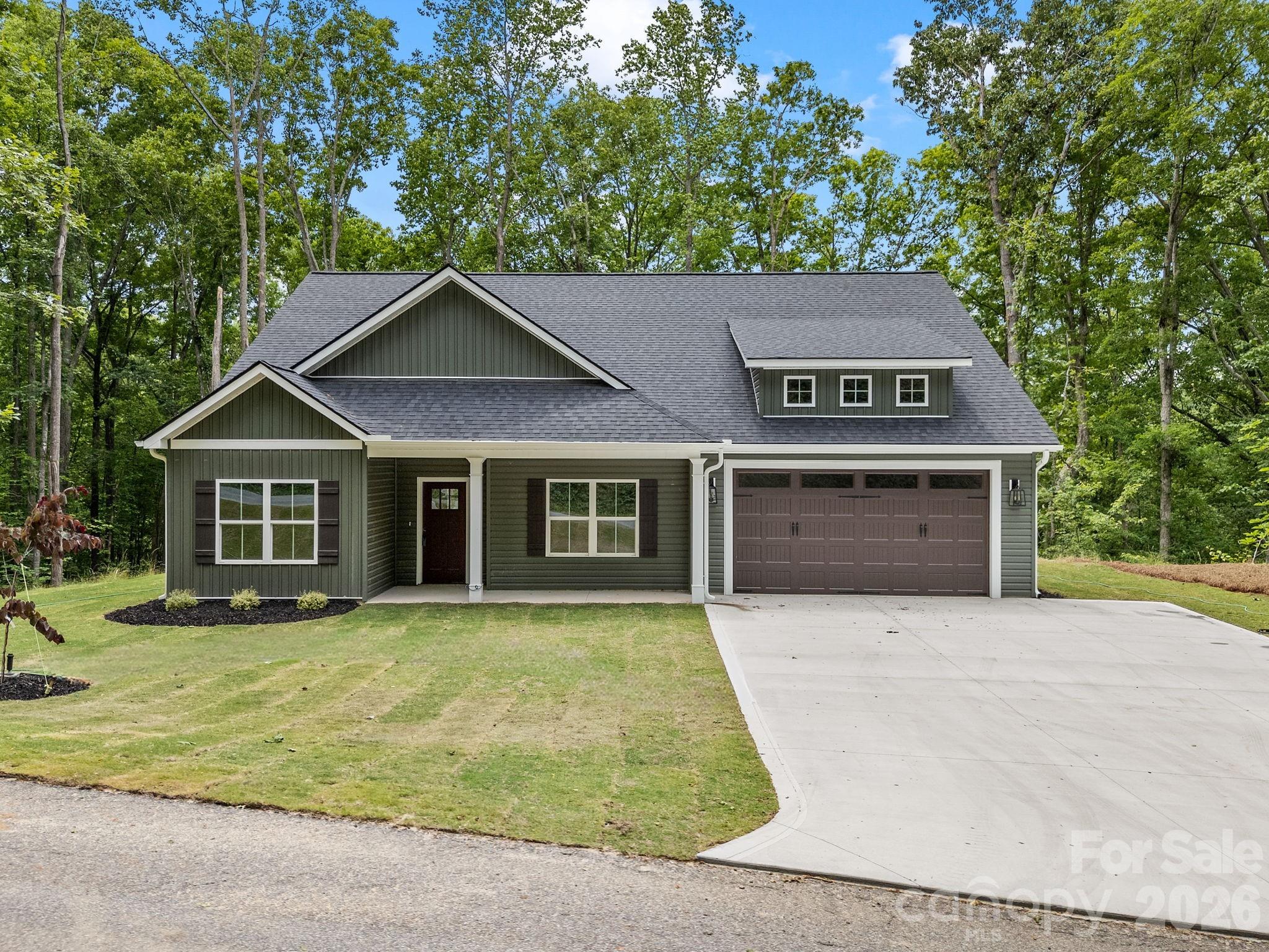 16 Forest Drive — Travelers Rest