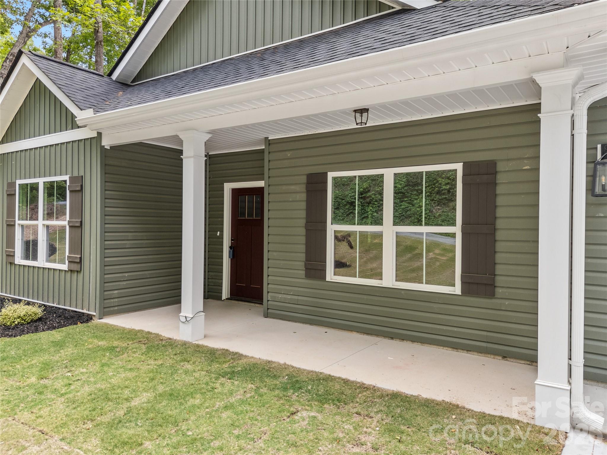 16 Forest Drive — Travelers Rest