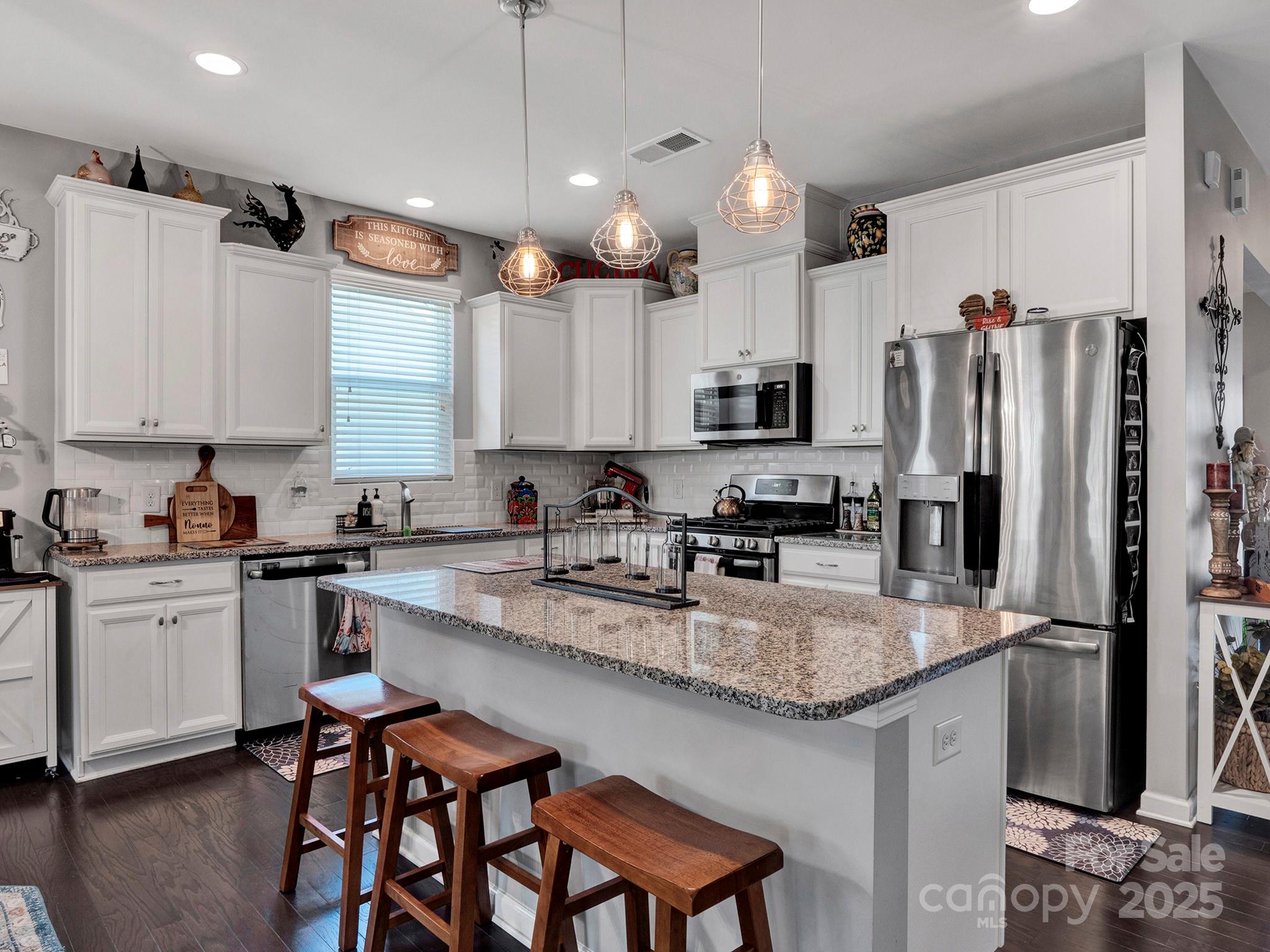 3129 Bridgewater Street — Lancaster