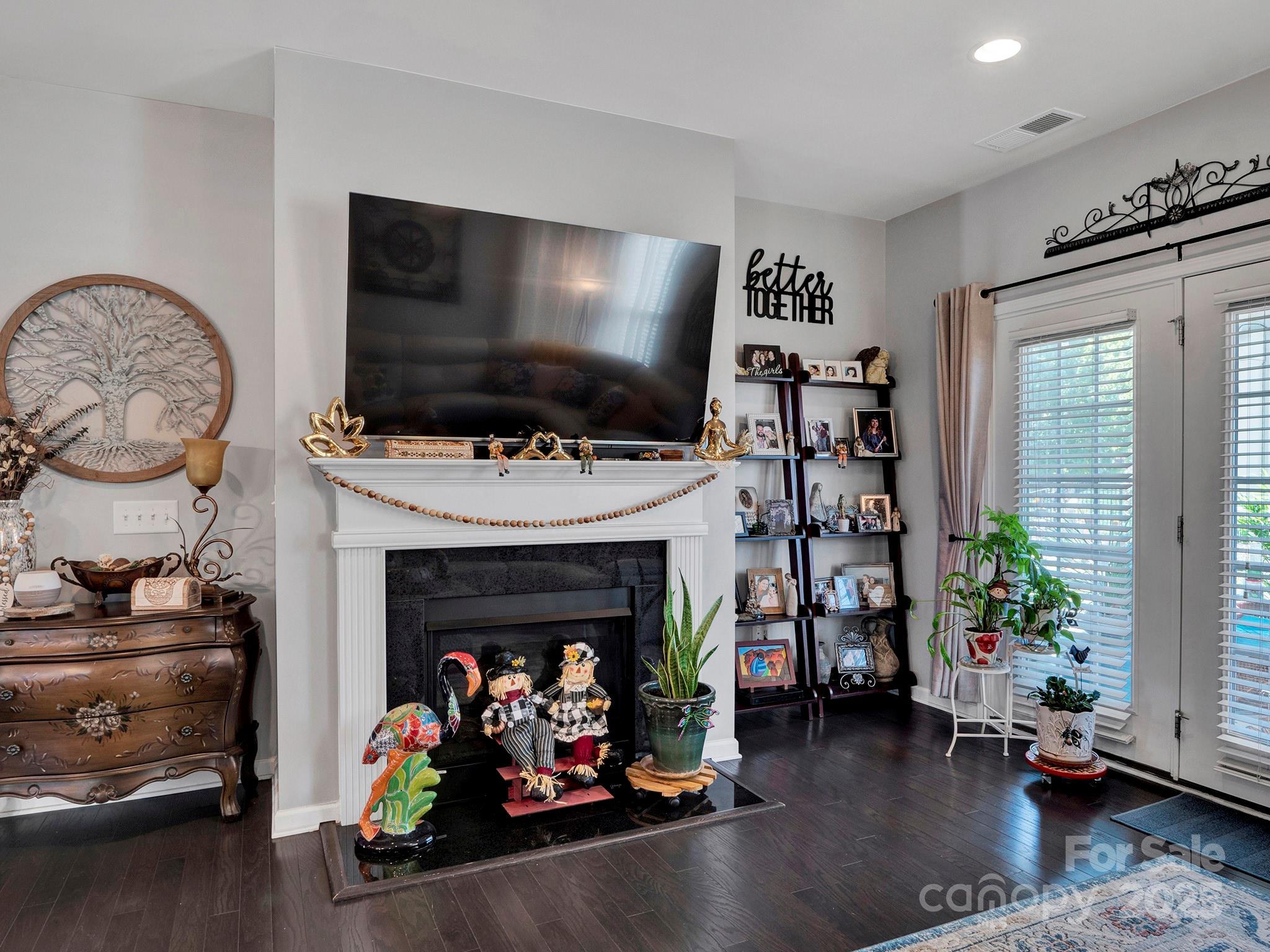 3129 Bridgewater Street — Lancaster