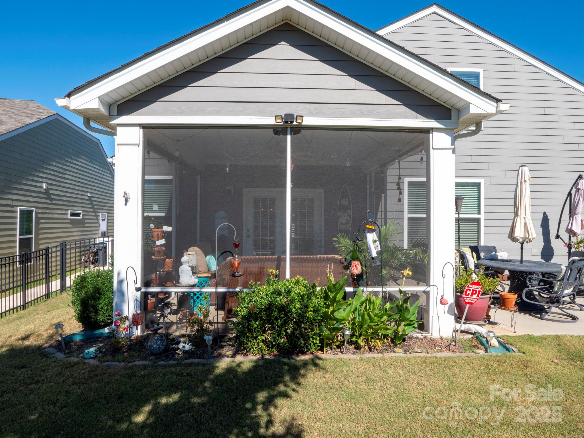 3129 Bridgewater Street — Lancaster