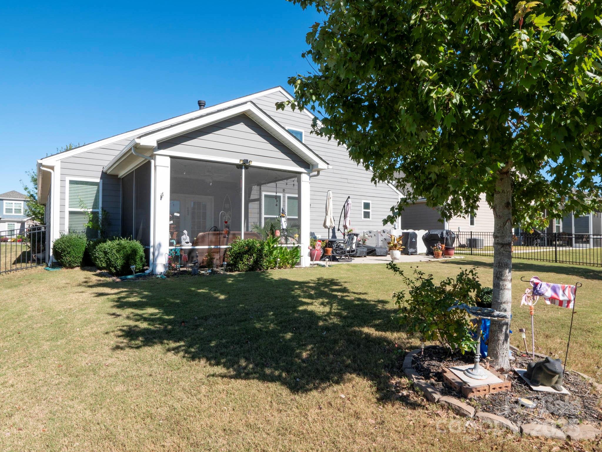 3129 Bridgewater Street — Lancaster