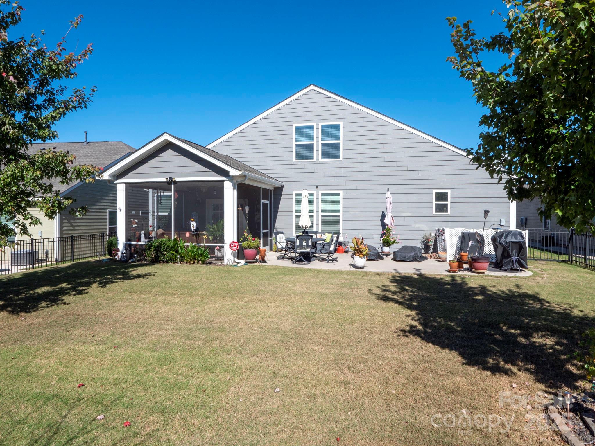 3129 Bridgewater Street — Lancaster