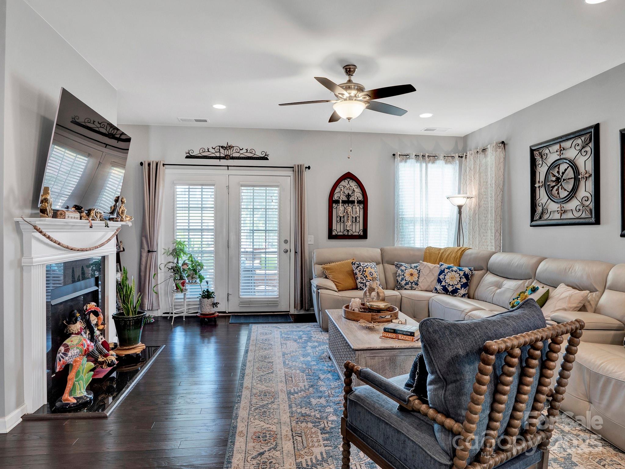 3129 Bridgewater Street — Lancaster