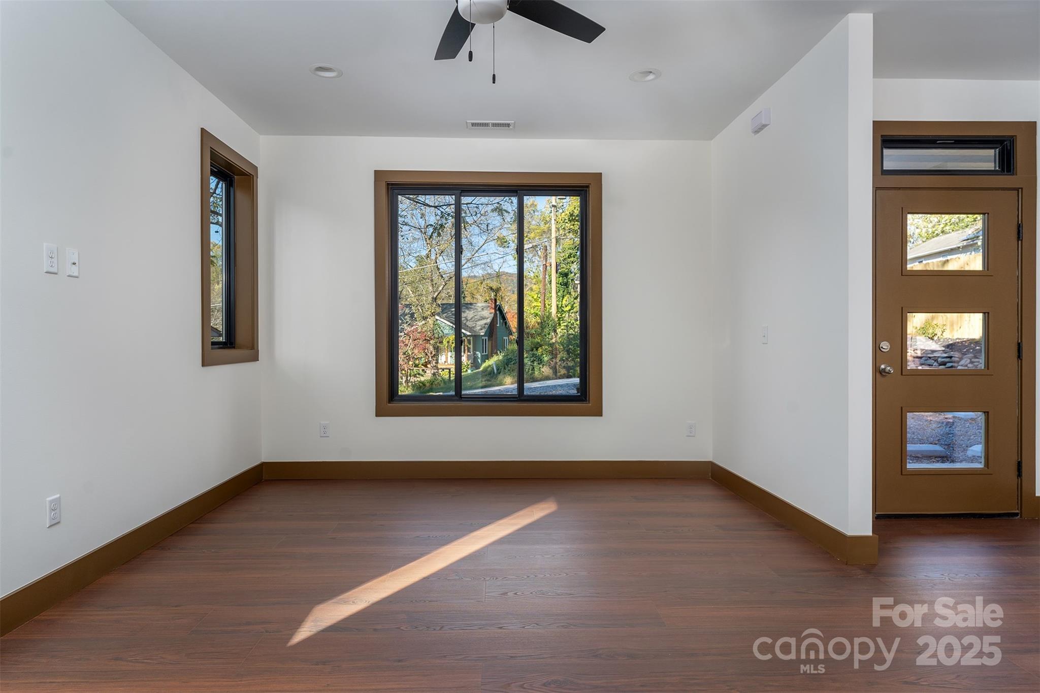 119 N Bear Creek Road — Asheville