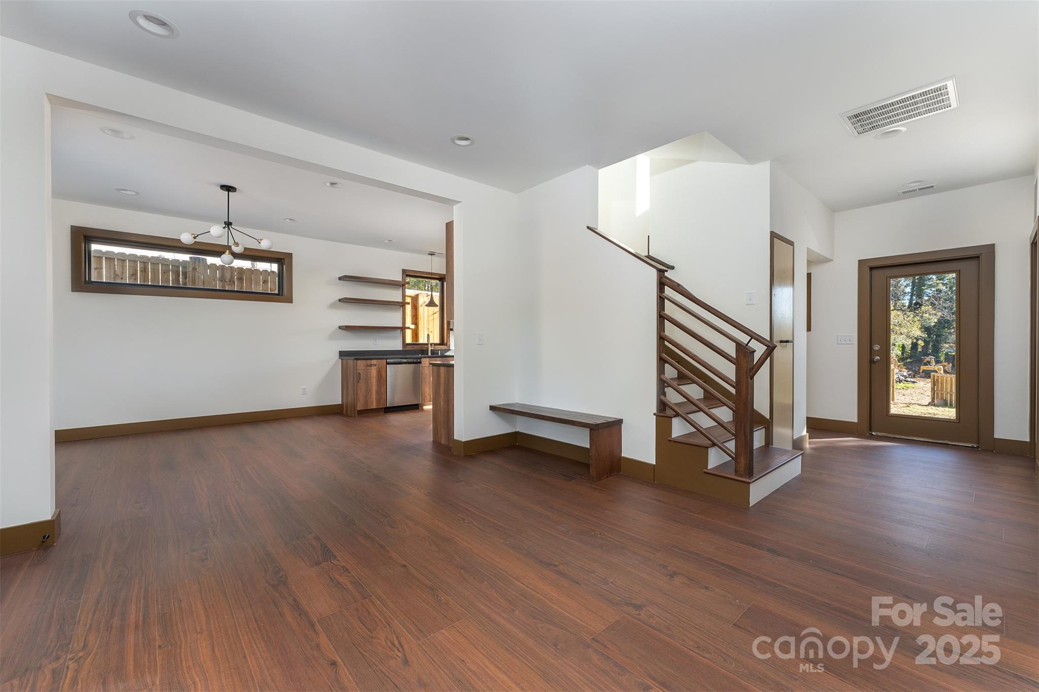119 N Bear Creek Road — Asheville
