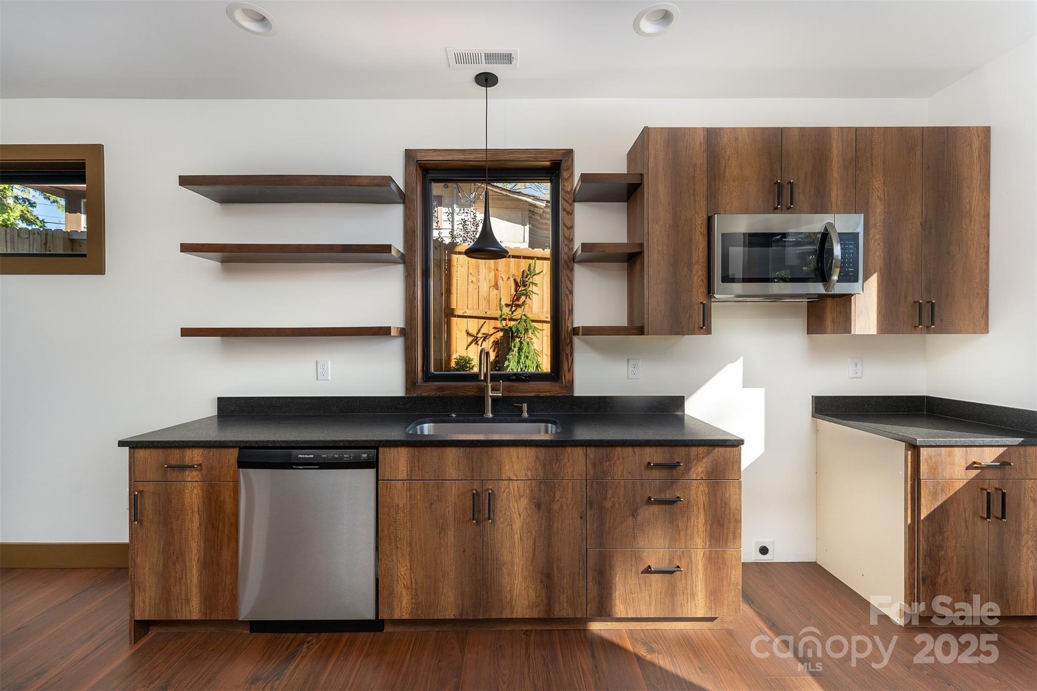 119 N Bear Creek Road — Asheville