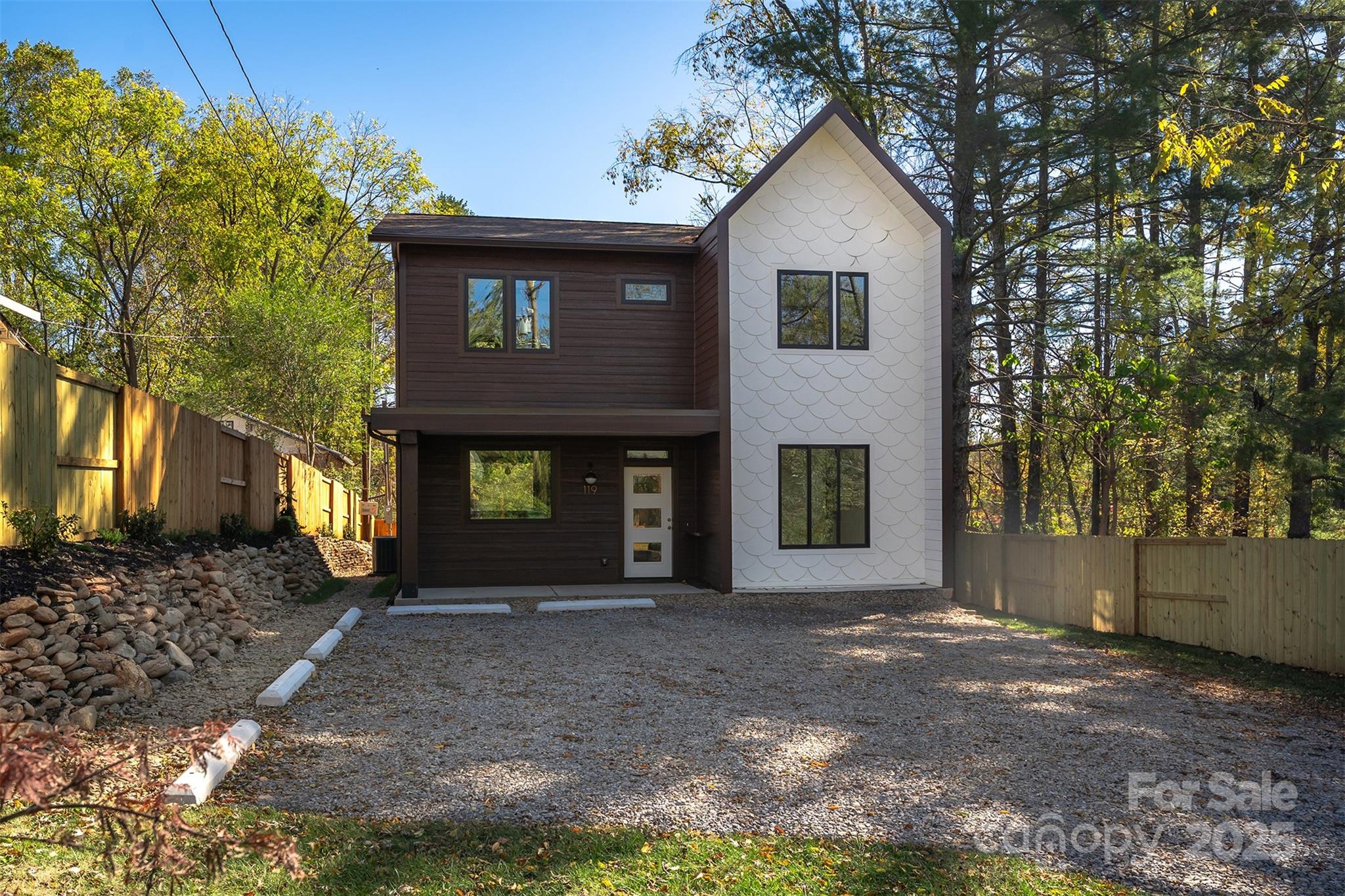 119 N Bear Creek Road — Asheville