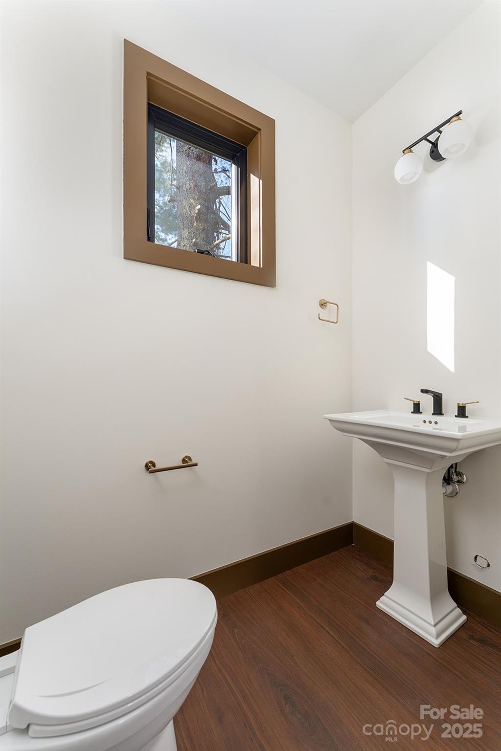 119 N Bear Creek Road — Asheville