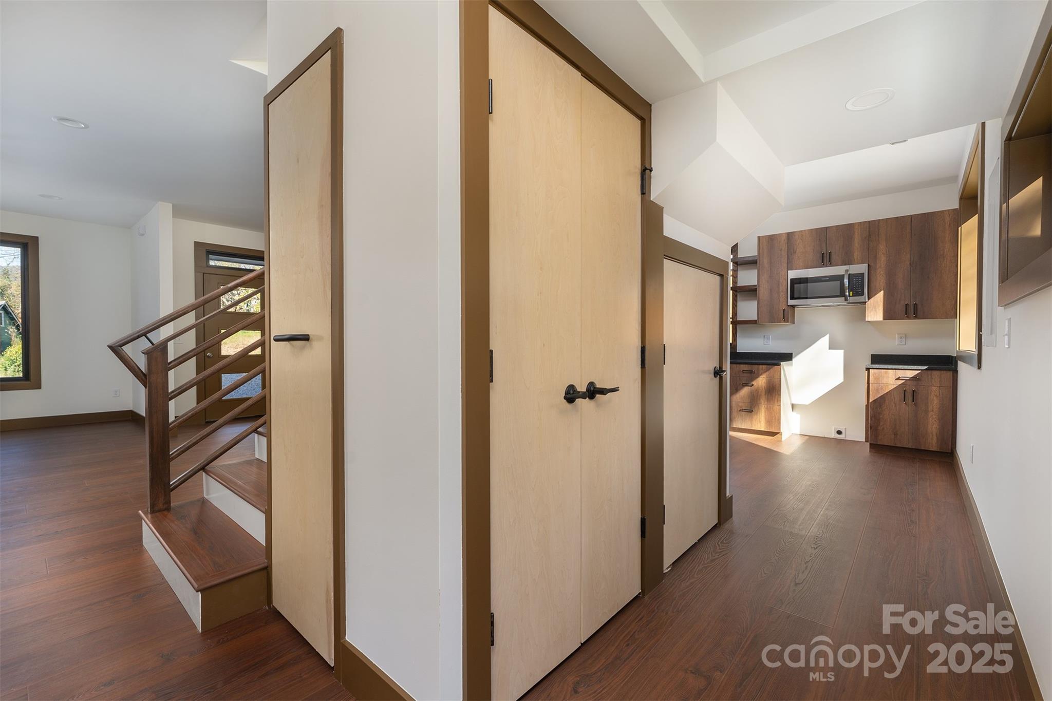 119 N Bear Creek Road — Asheville