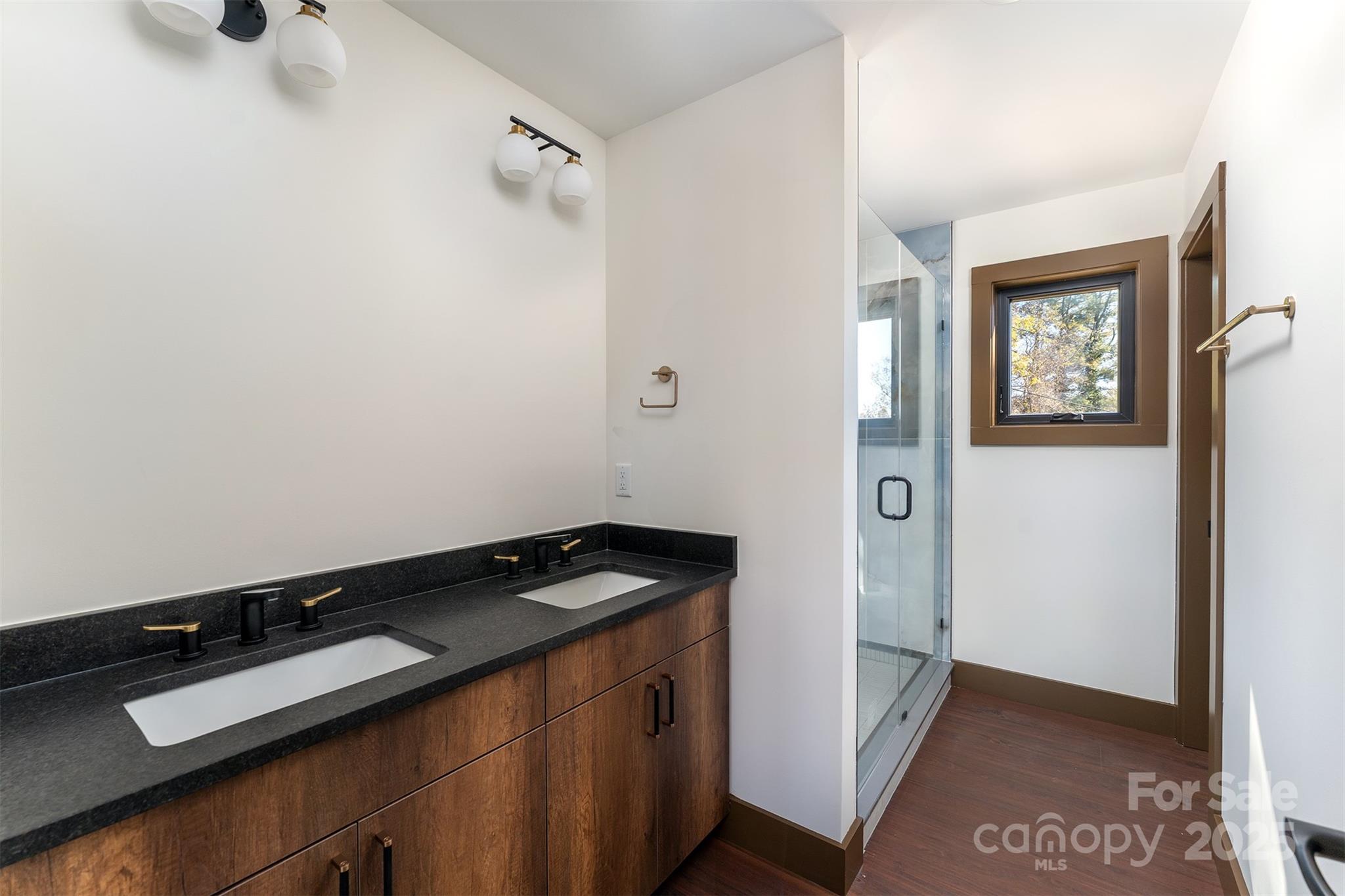 119 N Bear Creek Road — Asheville