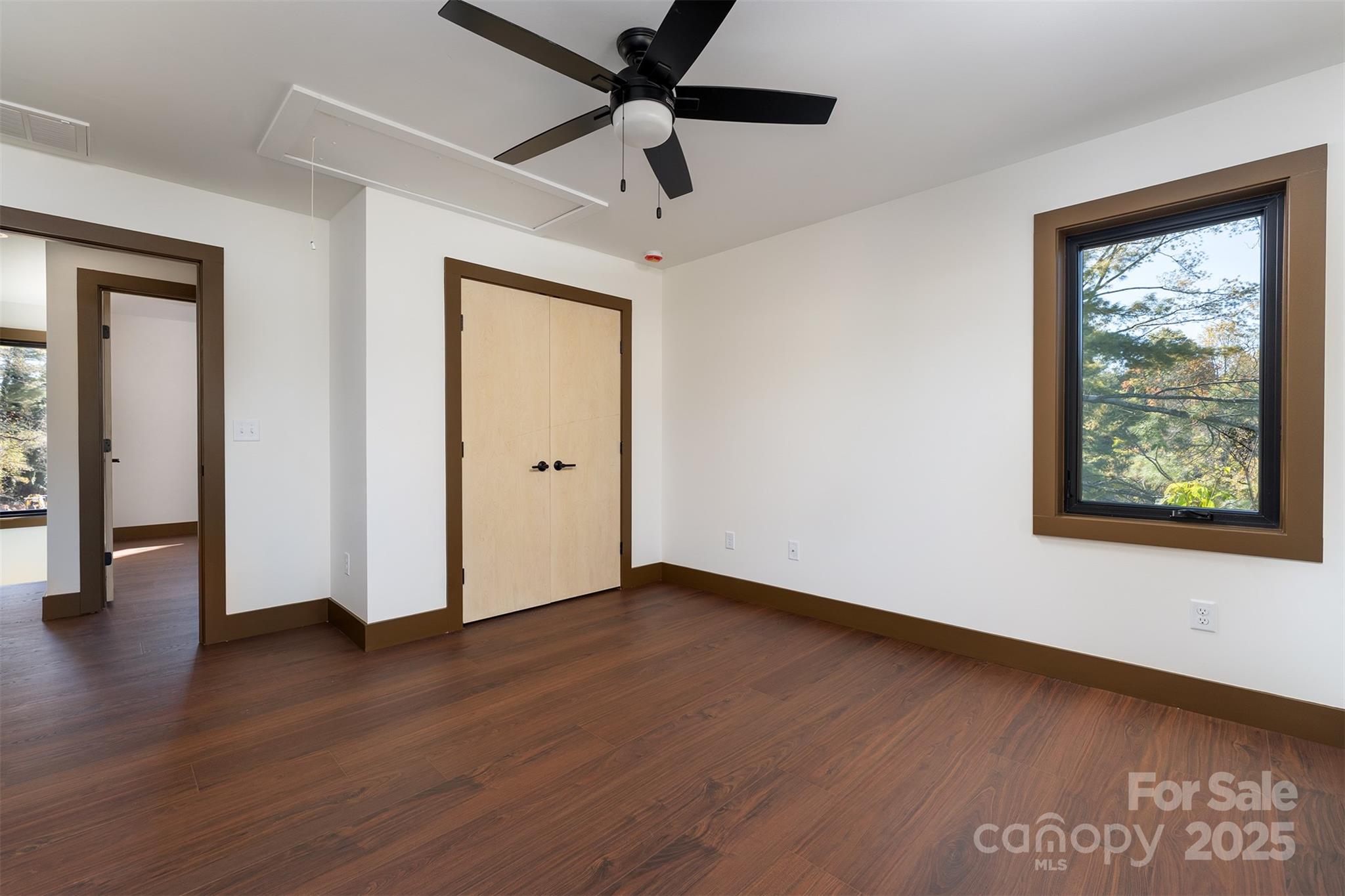 119 N Bear Creek Road — Asheville