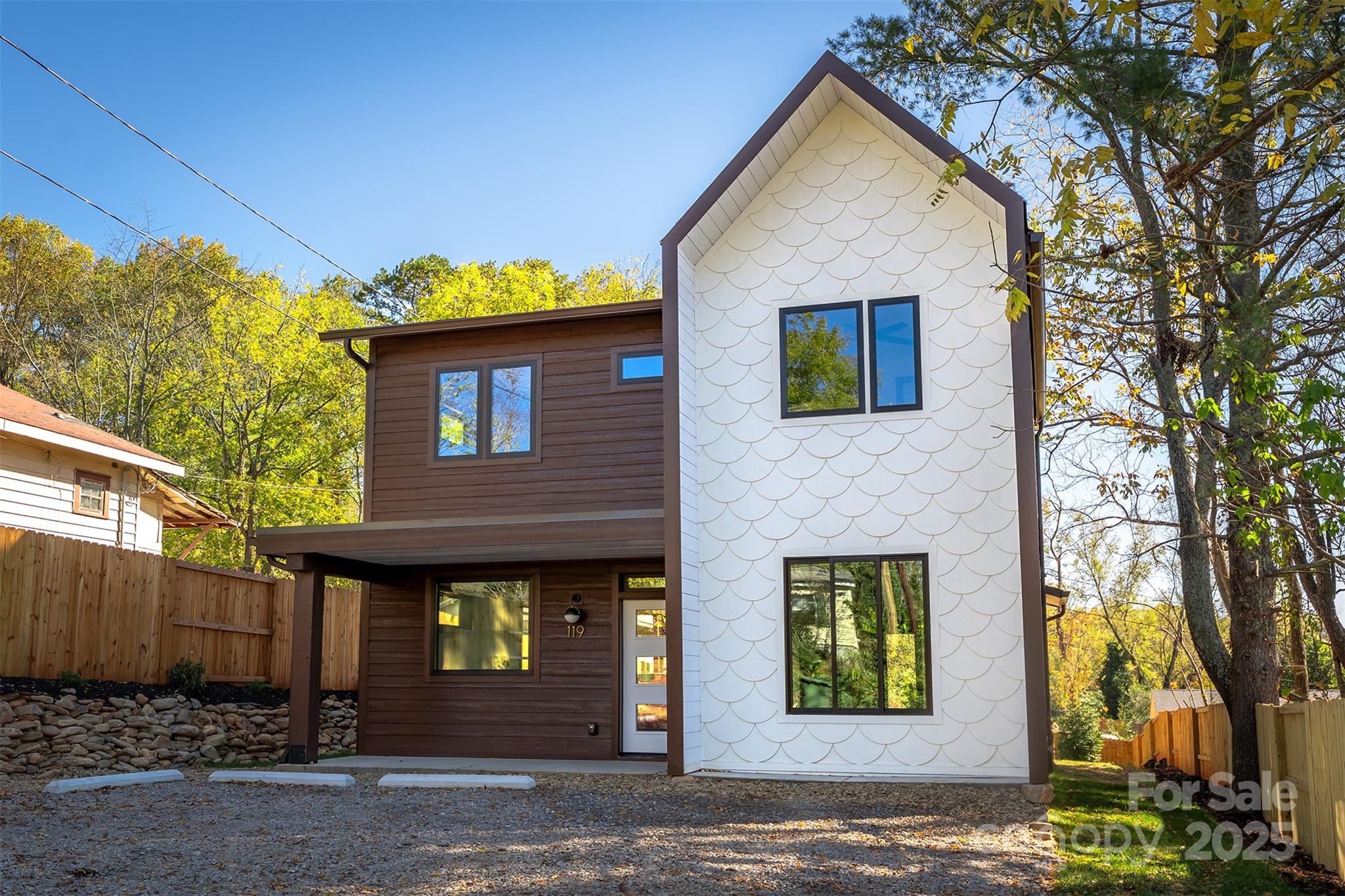 119 N Bear Creek Road — Asheville