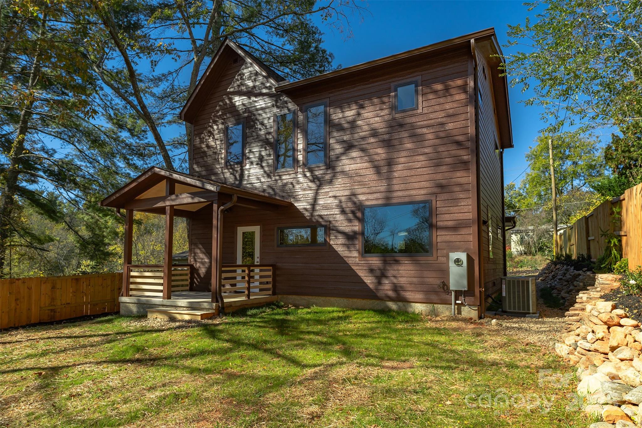 119 N Bear Creek Road — Asheville