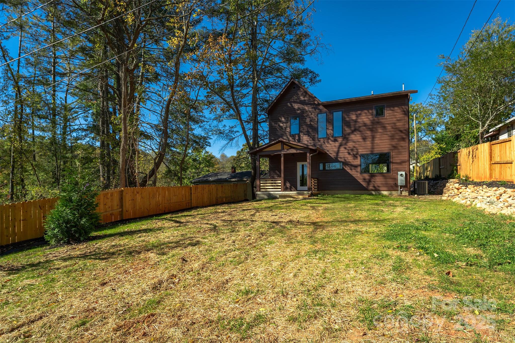 119 N Bear Creek Road — Asheville