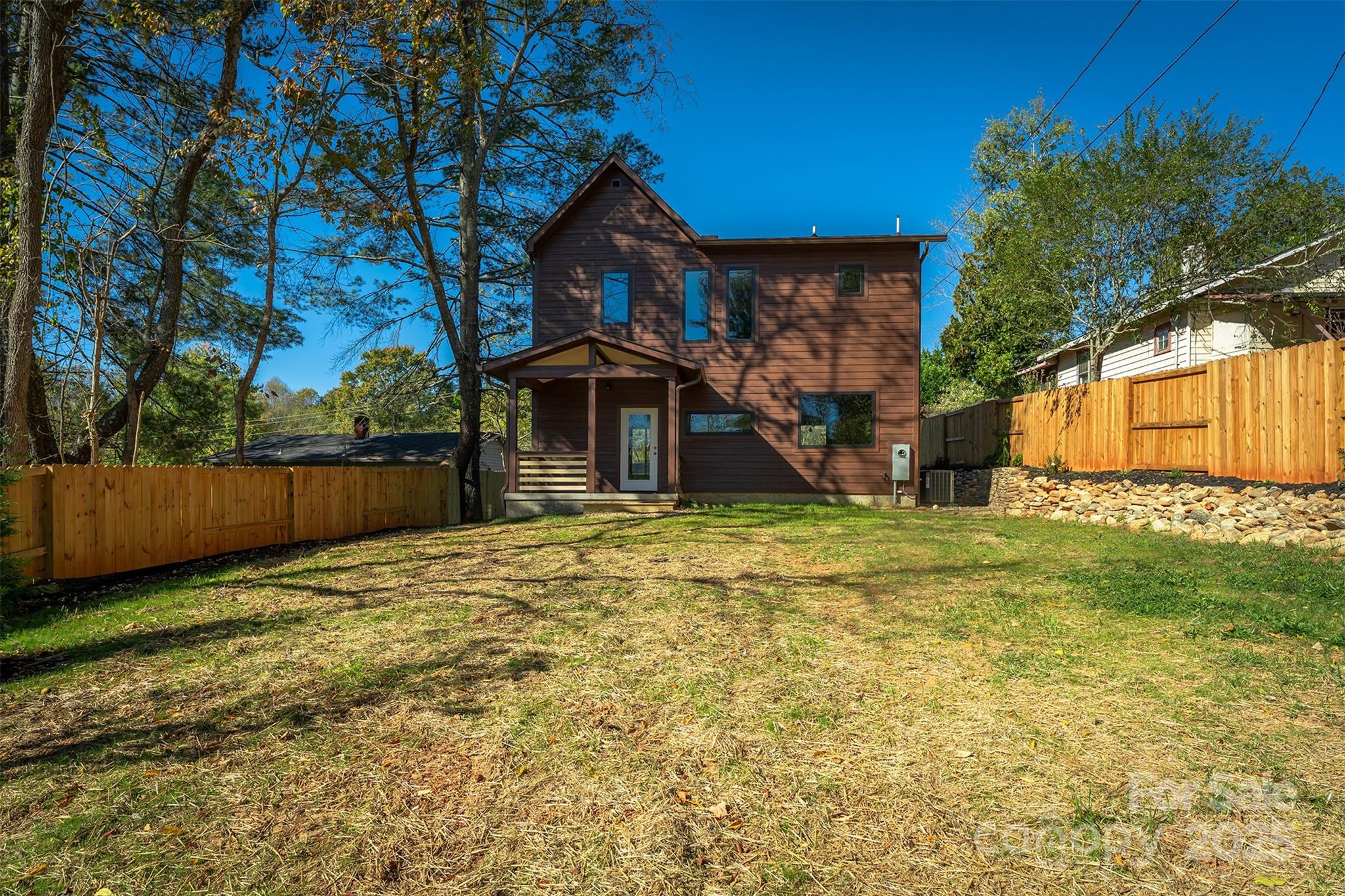119 N Bear Creek Road — Asheville